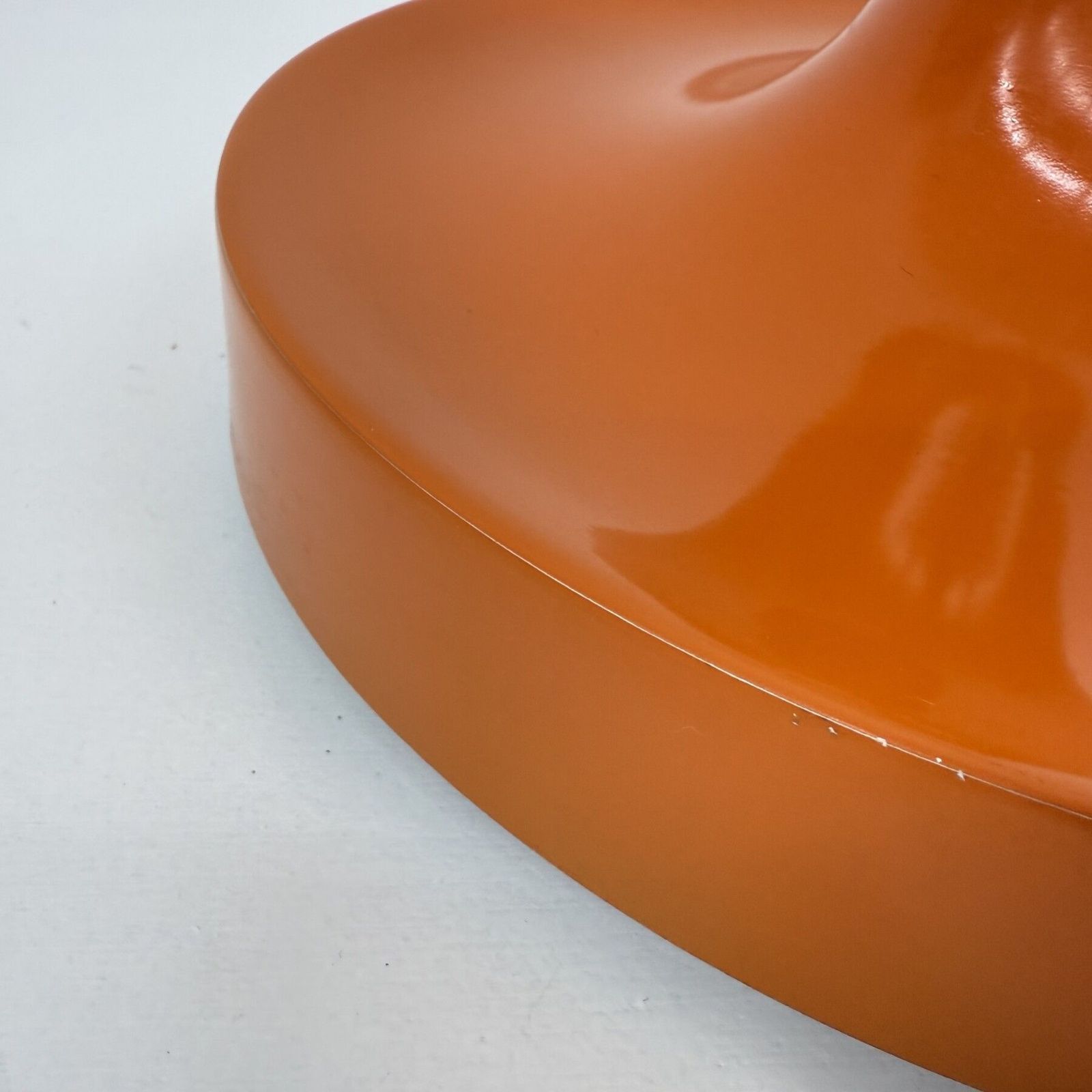 photo furniture Mid Century Design Honsel Oranje Space Age Schijflamp, Jaren 1970, Toegeschreven Aan Charlotte Perriand Voor Les Arcs