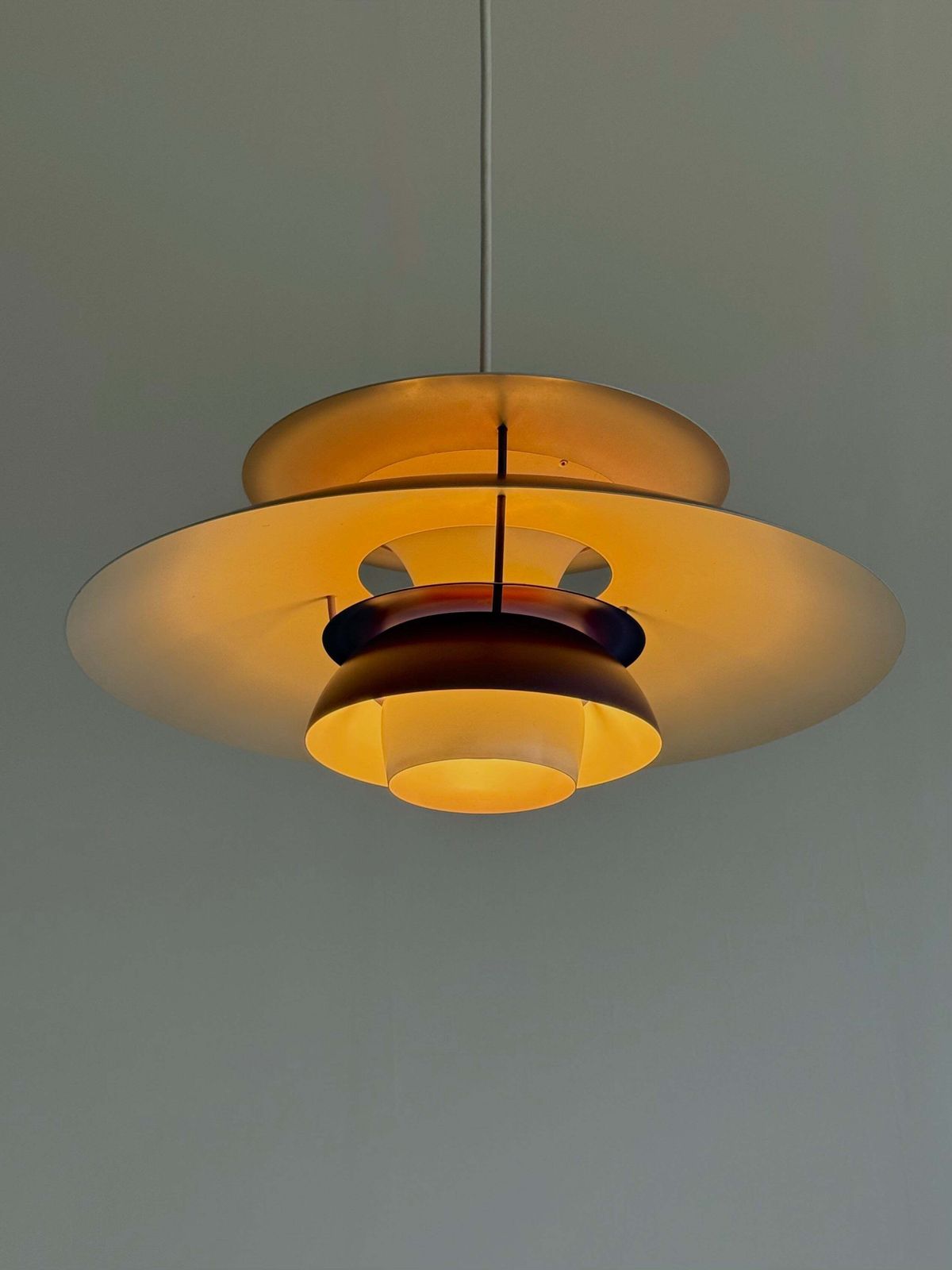 photo furniture Ph5 Pendant Lamp Purple By Poul Henningsen For Louis Poulsen
