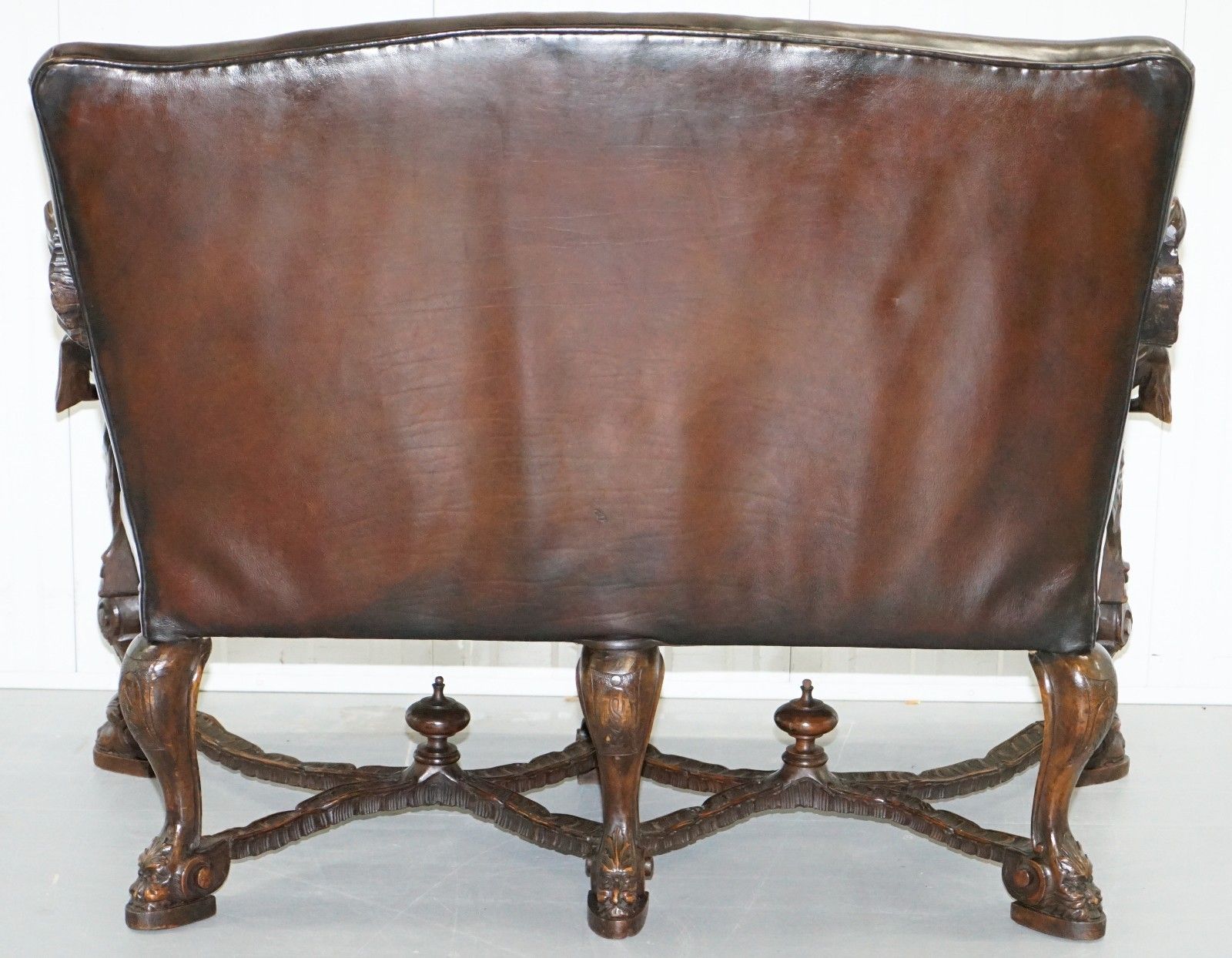 40000.0 1850 Palatial Venetian Carved Walnut Leather Bench Valentino Panciera Besarel photo