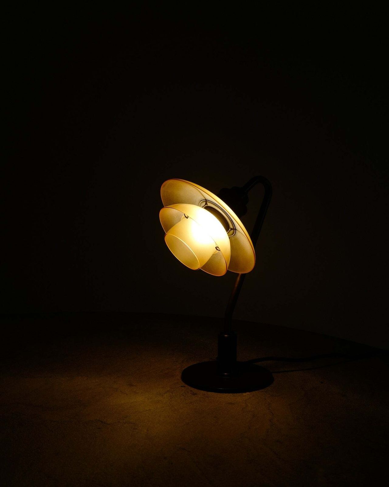 Danish Mid Century Modern Poul Henningsen "Ph 2/2" Table Lamp In Patinated Brass & Yellow Amber Glass, 1930s photo Lighting