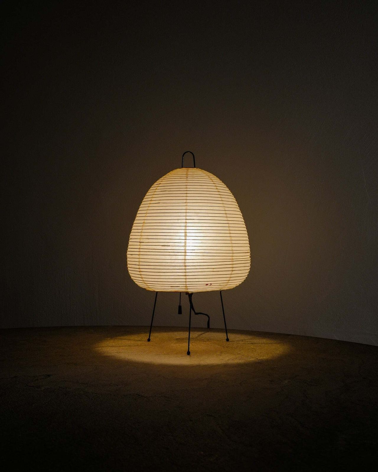 Vintage Japanese Mid Century "1a" Table Lamp In Washi Paper & Metal By Isamu Noguchi For Ozeki & Co Japan, 1950s photo furniture