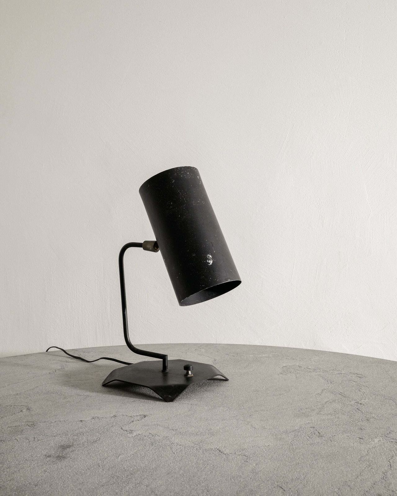 Black French Mid Century Serge Mouille & Isamu Noguchi Table Lamp In Metal & Brass, 1950s photo Lighting