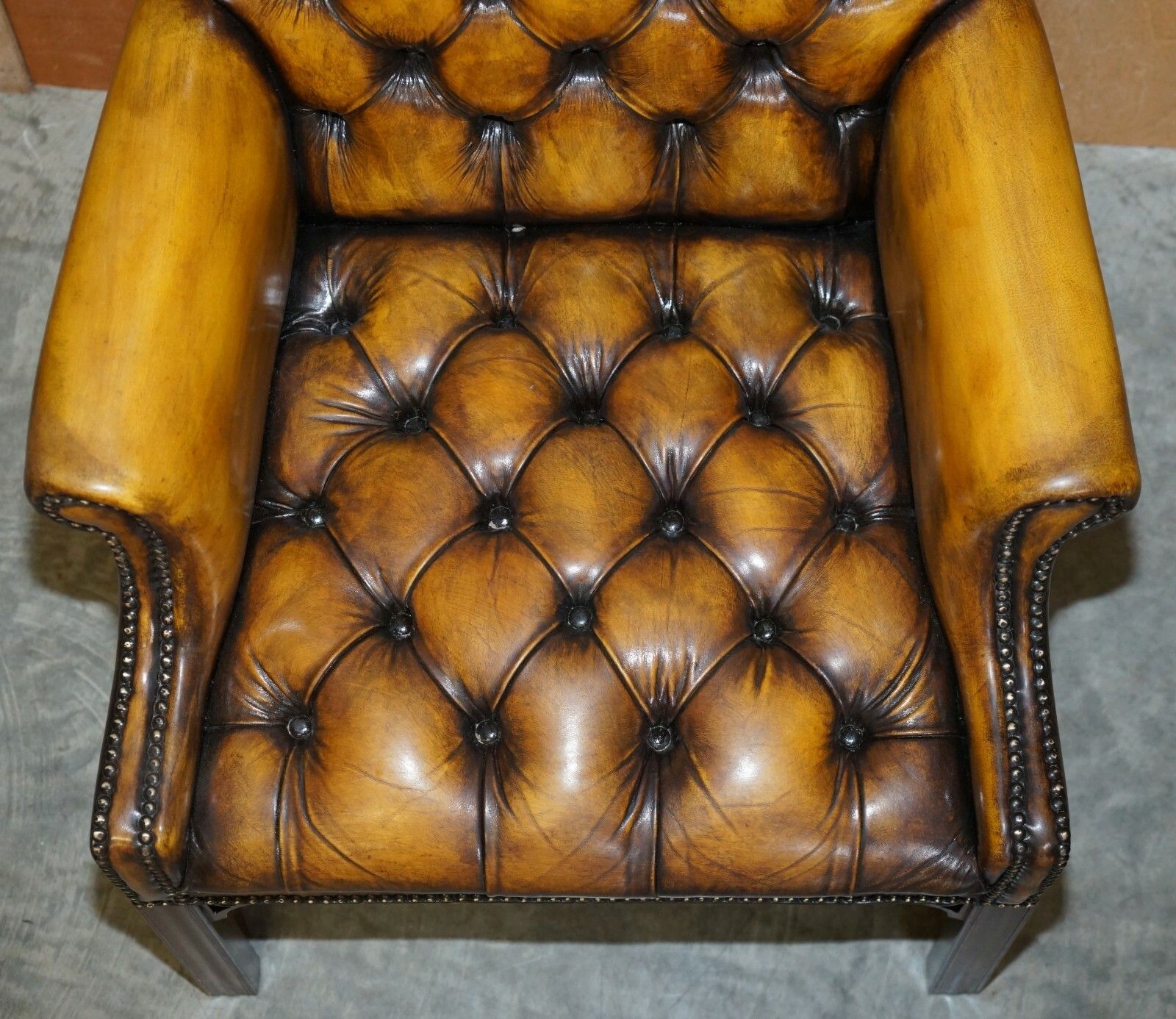 Eight Restored Brown Leather Thomas Chippendale Chesterfield Club Armchairs 8 photo vinterior