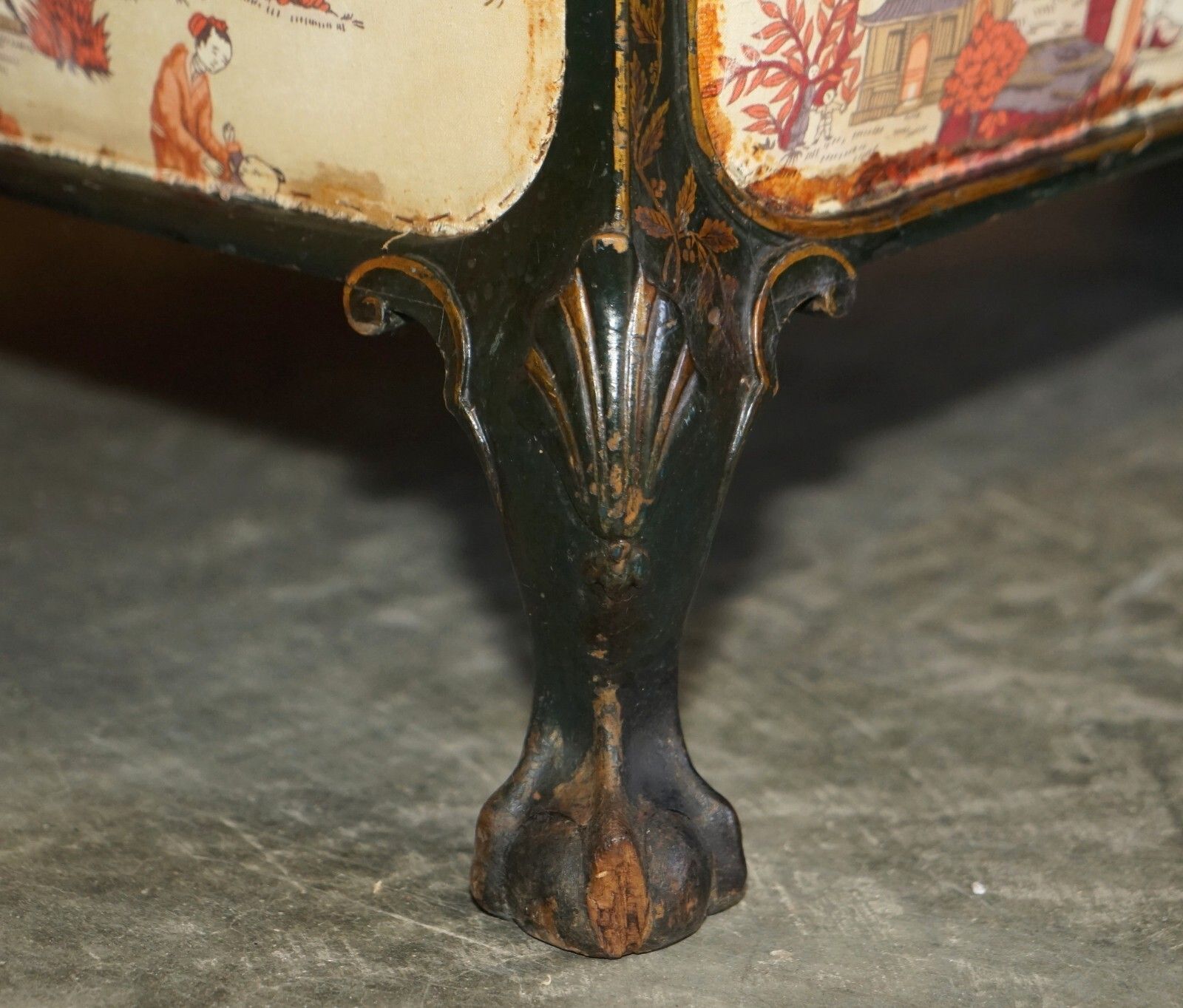 Antique Howard & Sons Aesthetic Movement Sofa Claw & Ball Feet Chinoiserie Fabic photo vinterior