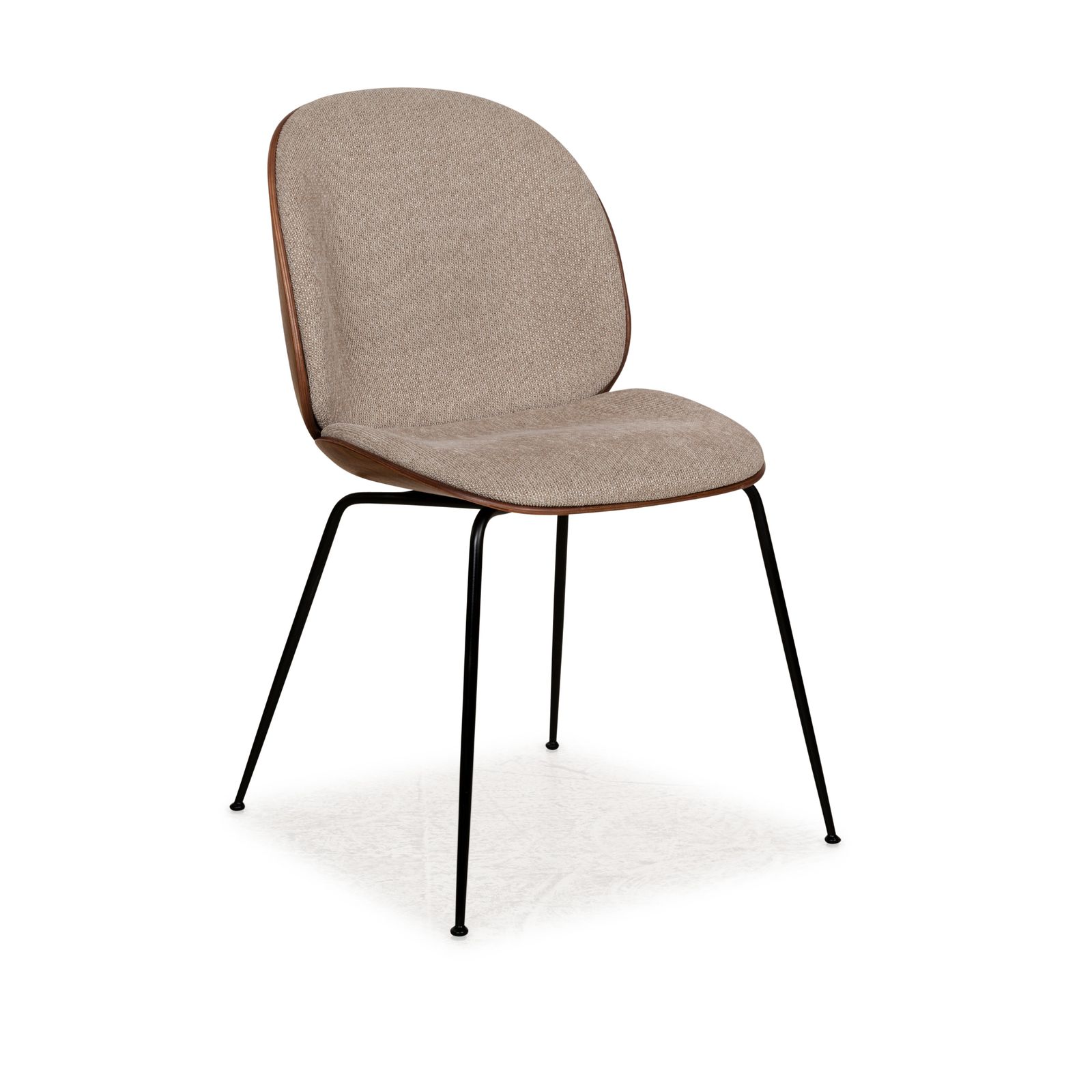 Chaise de salle à manger Gubi Beetle en bois gris-brun, revêtement tissu
