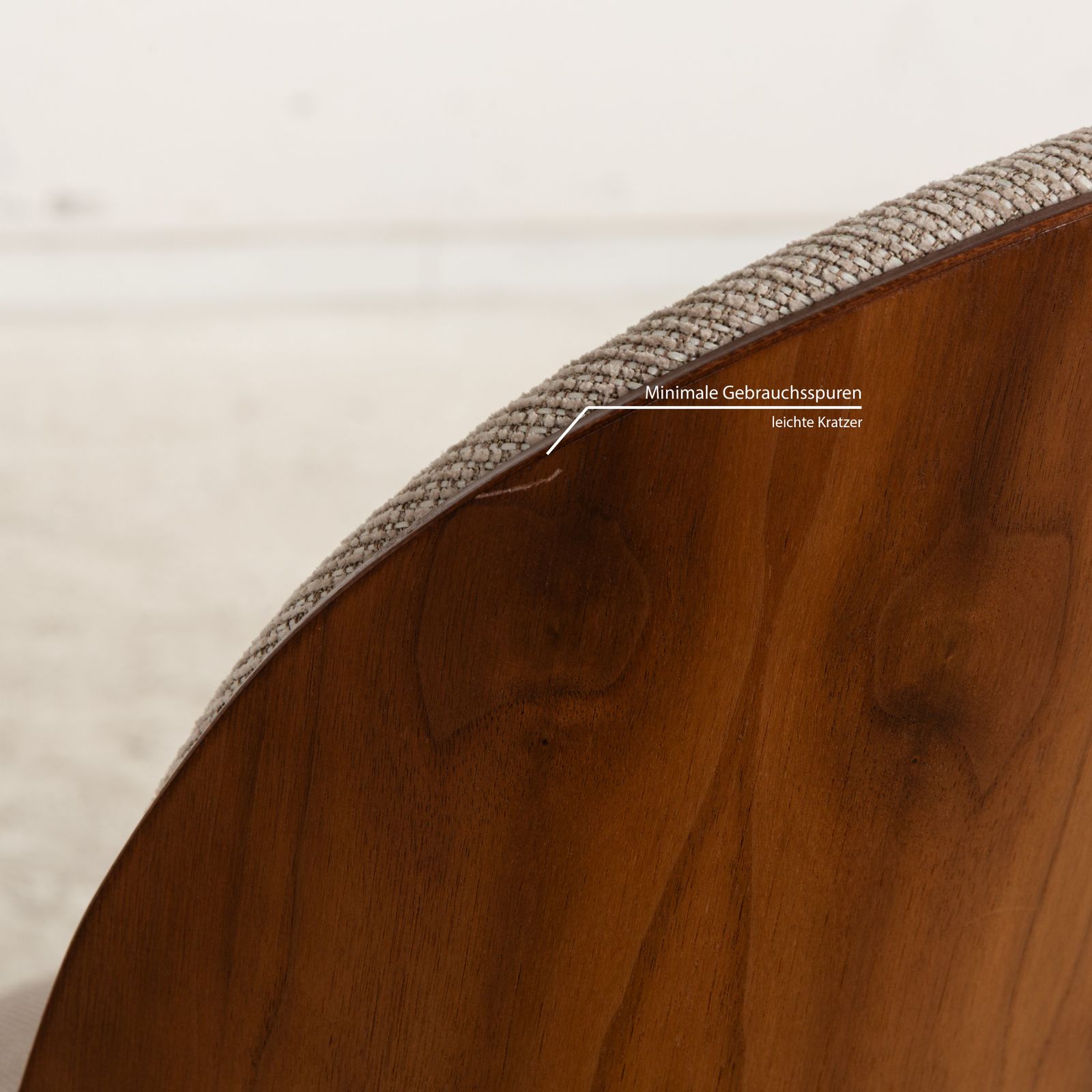 Gubi Beetle Grijs Bruin Houten Eetkamerstoel Met Bekleding photo 893.0