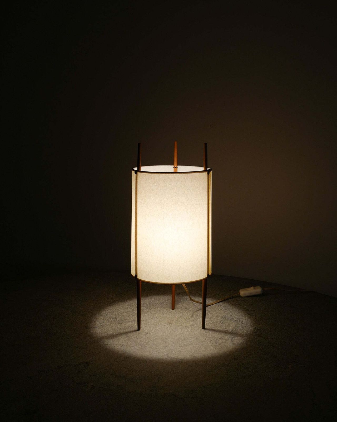 Vintage American Mid Century "No 9" Isamu Noguchi Table Lamp Paper & Wood By Knoll USA, 1940s photo for sale