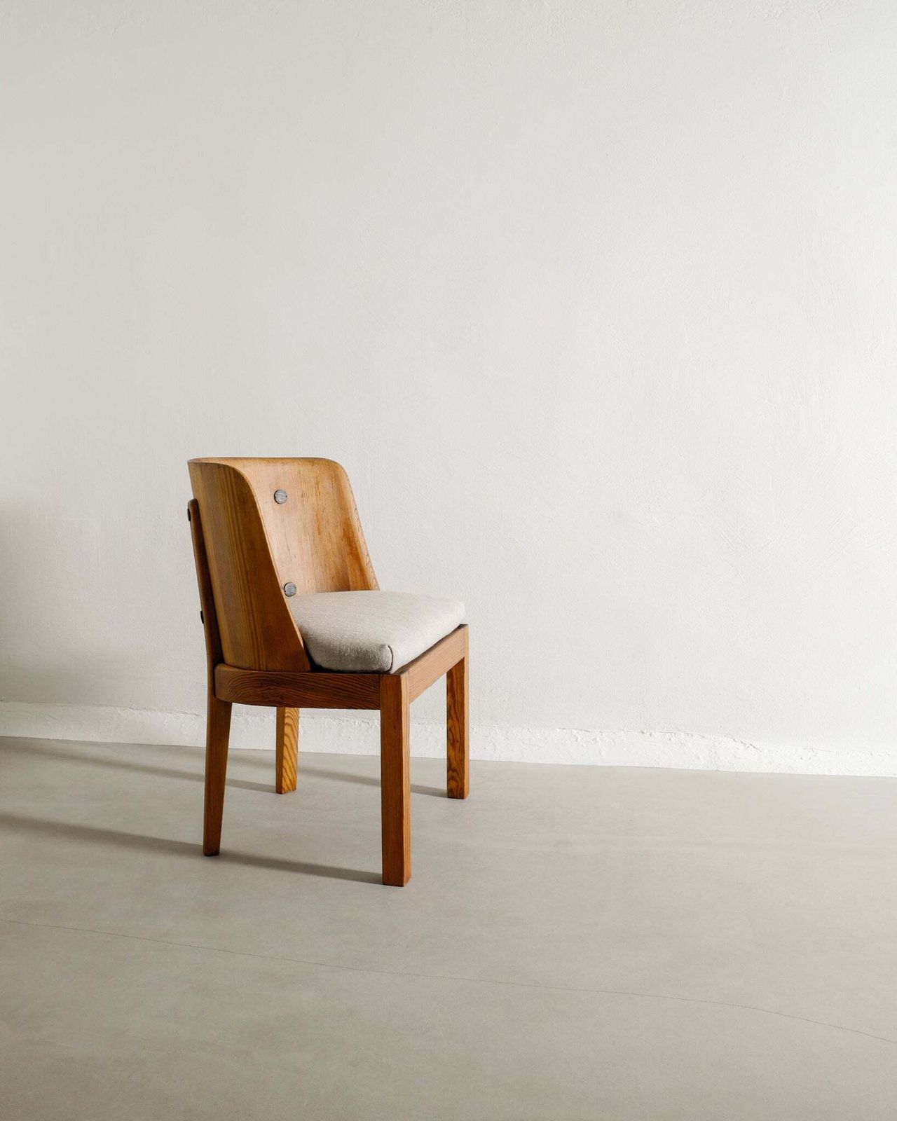 Pair Of Swedish Wooden "Lovö" Armchairs In Stained Pine By Axel Einar Hjorth For Nordiska Kompaniet Sweden, 1930s photo vinterior
