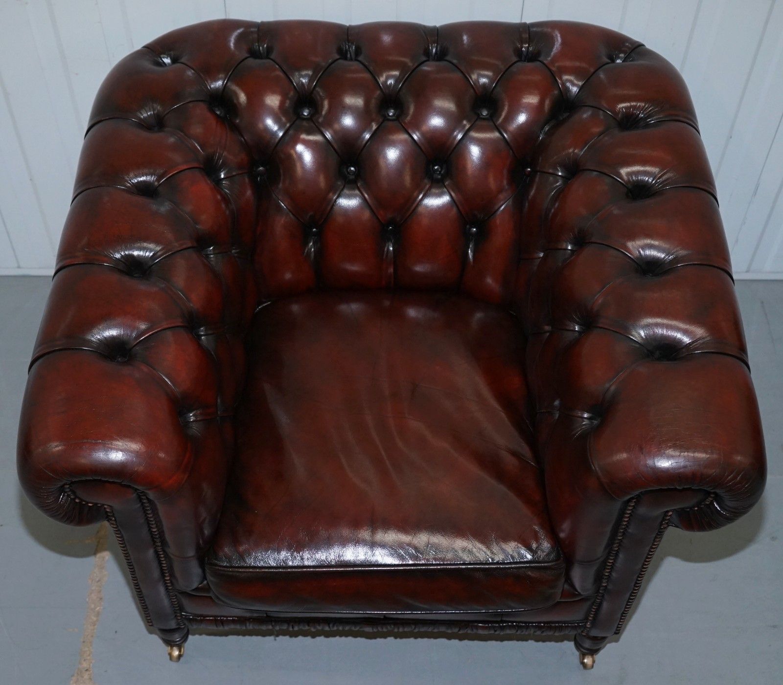 Restored Bordeaux Leather Chesterfield Club Suite Armchair & Sofa On Turned Legs photo 12000.0