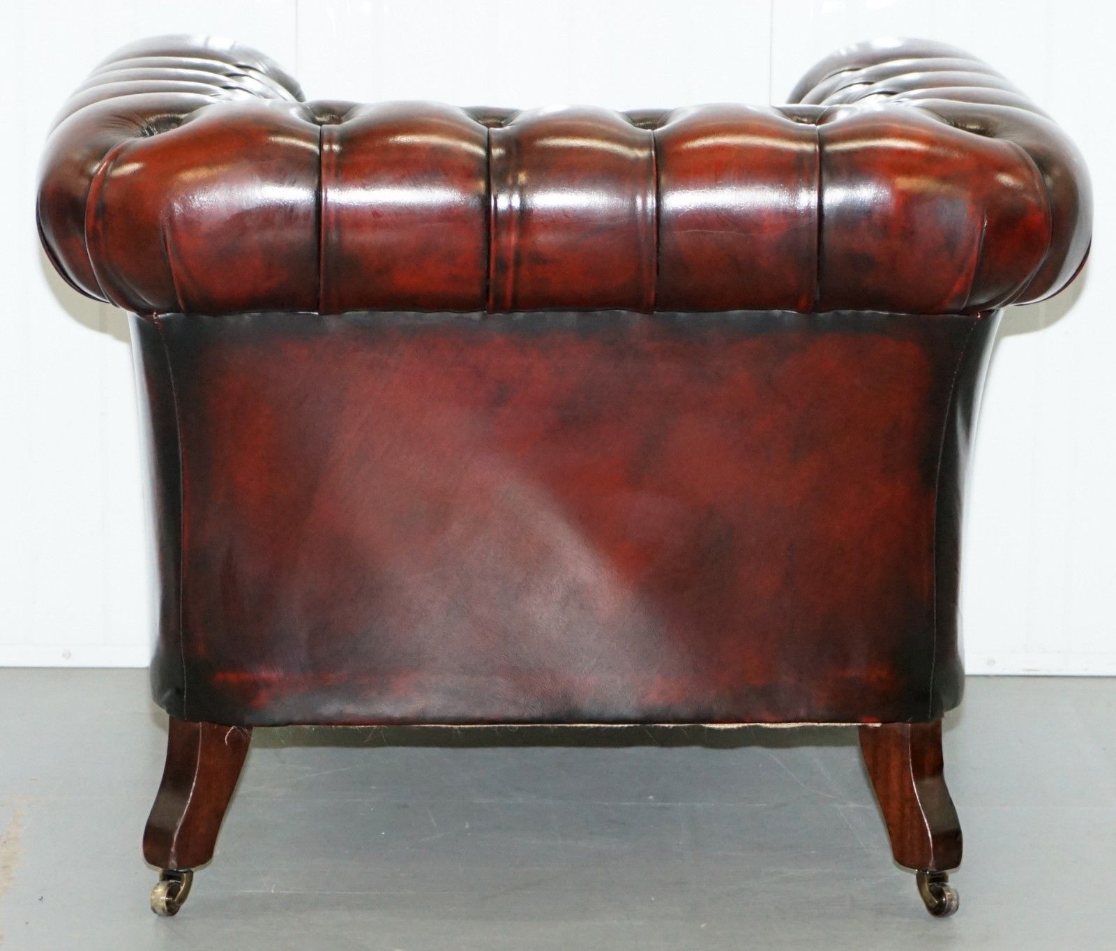 Restored Bordeaux Leather Chesterfield Club Suite Armchair & Sofa On Turned Legs photo buy