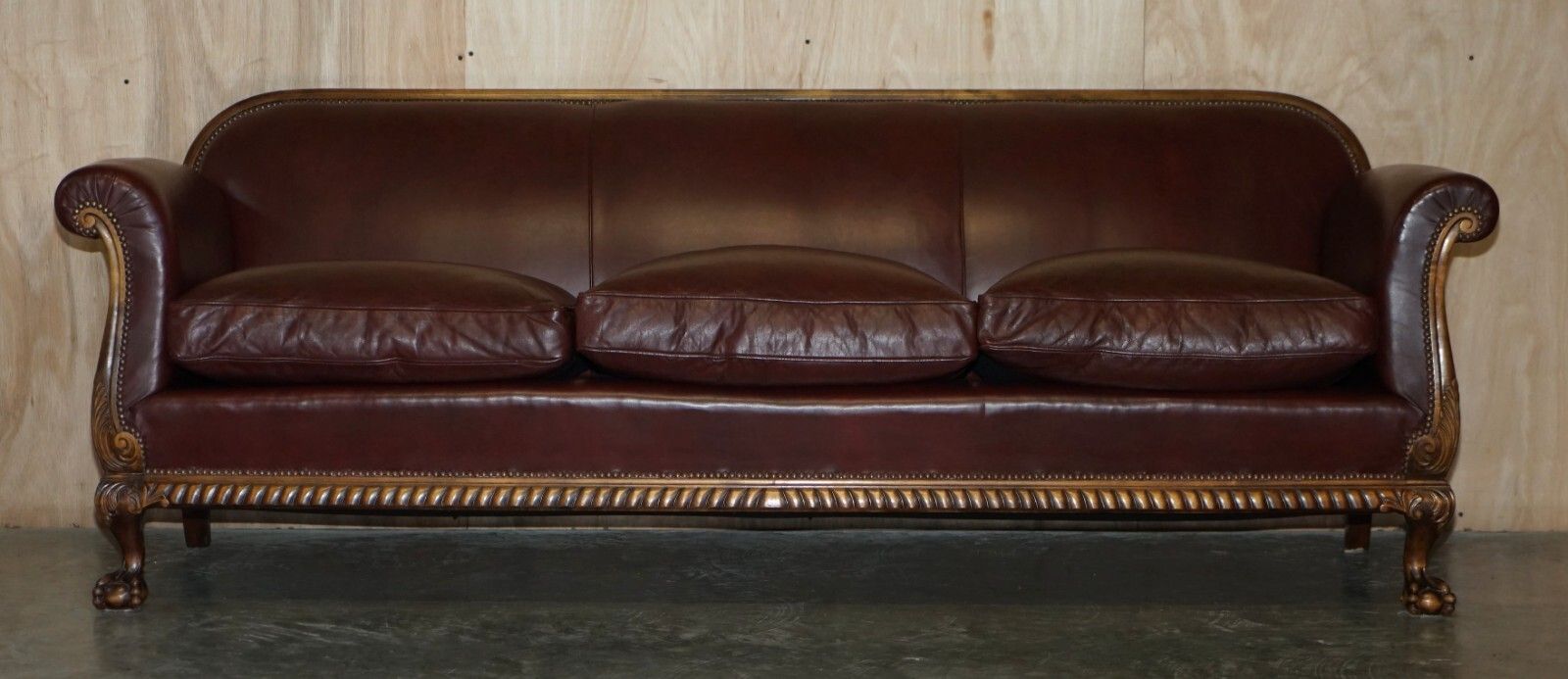 Important Antique Victorian Claw & Ball Feet Brown Leather Walnut Club Sofa photo furniture