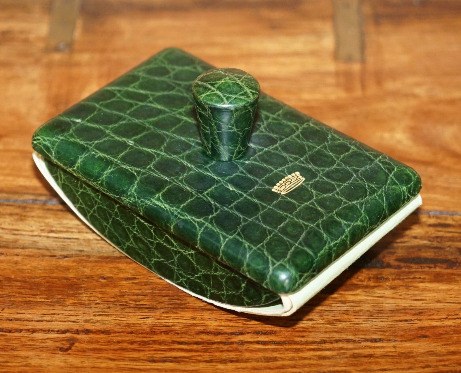 photo furniture Count Owned £17,000 Asprey 24ct Gold Green Crocodile Leather 7 Piece Desk Set