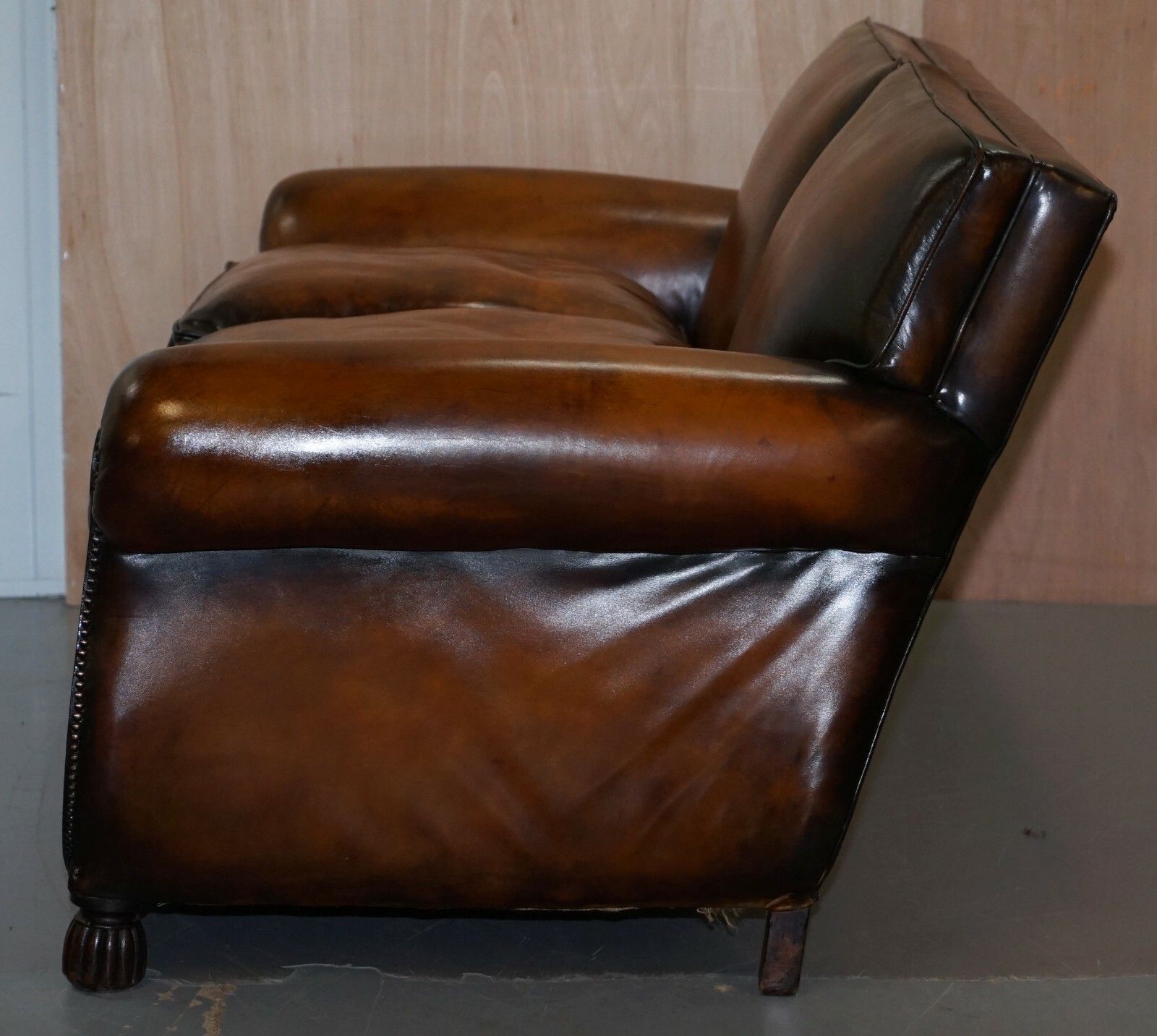 8000.0 Luxury Victorian Hand Dyed Aged Brown Leather Two Seat Sofa Hand Carved Floral photo