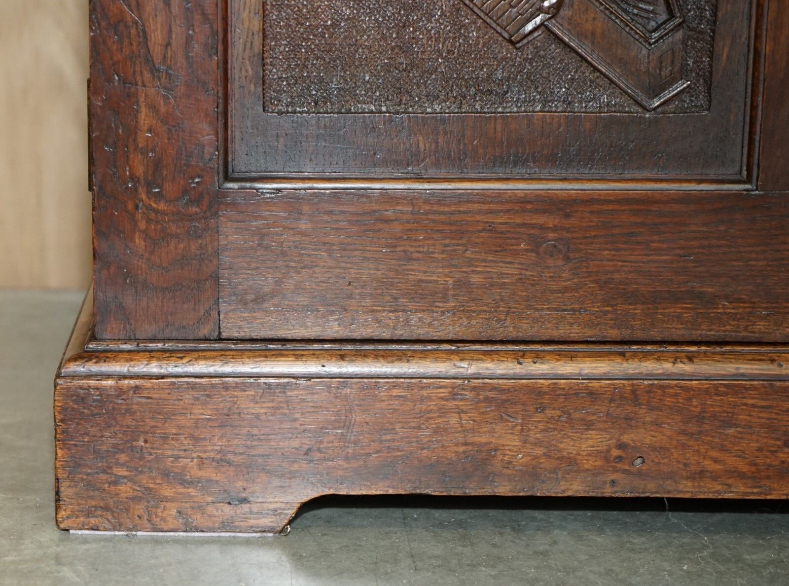 photo vinterior Important Carved Bookcase Cabinet From The Bate Collection In Oxford University