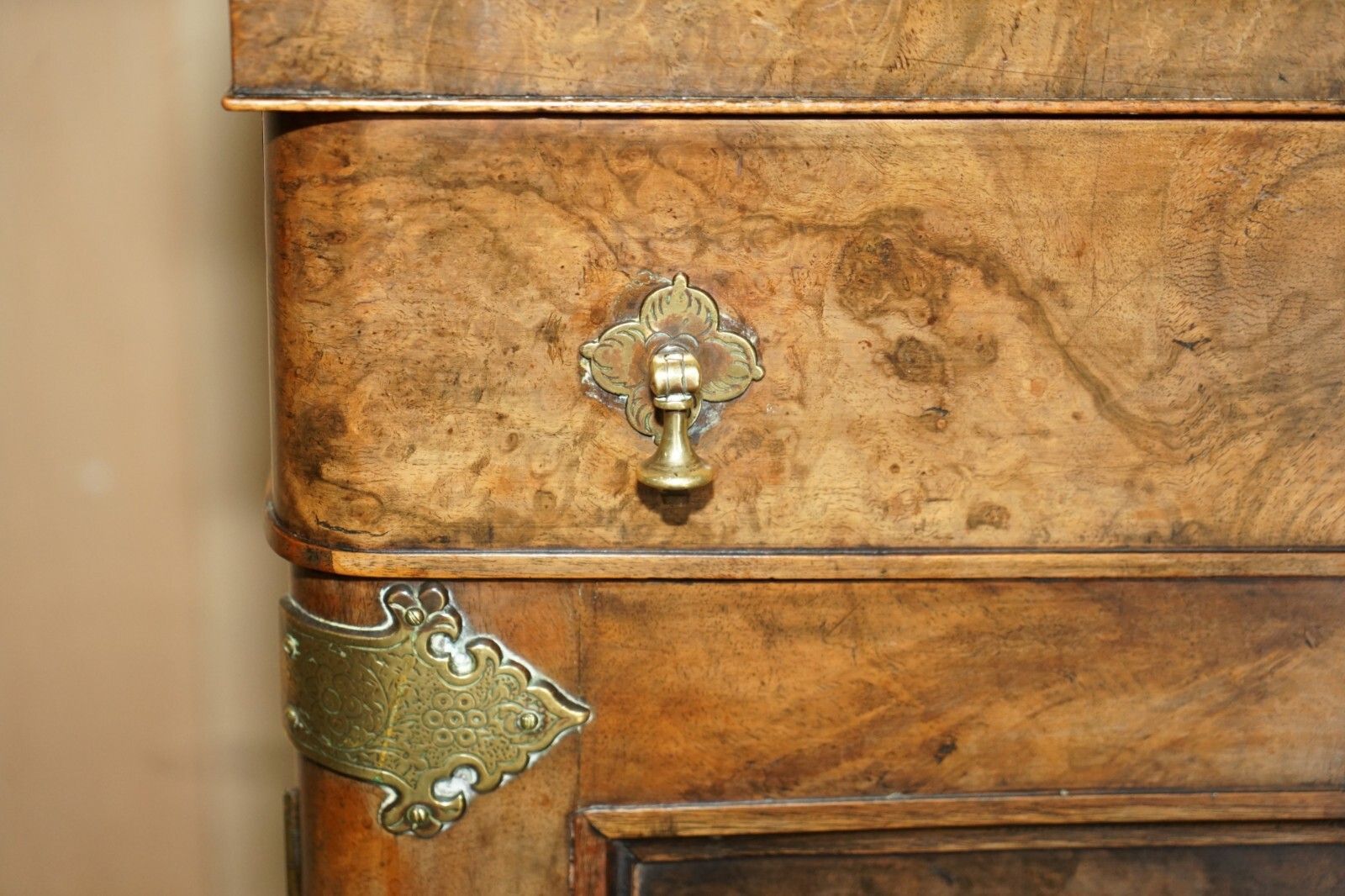 Important Burr & Burl Gothic Antique Dressing Table With Polished Brass Fittings photo buy