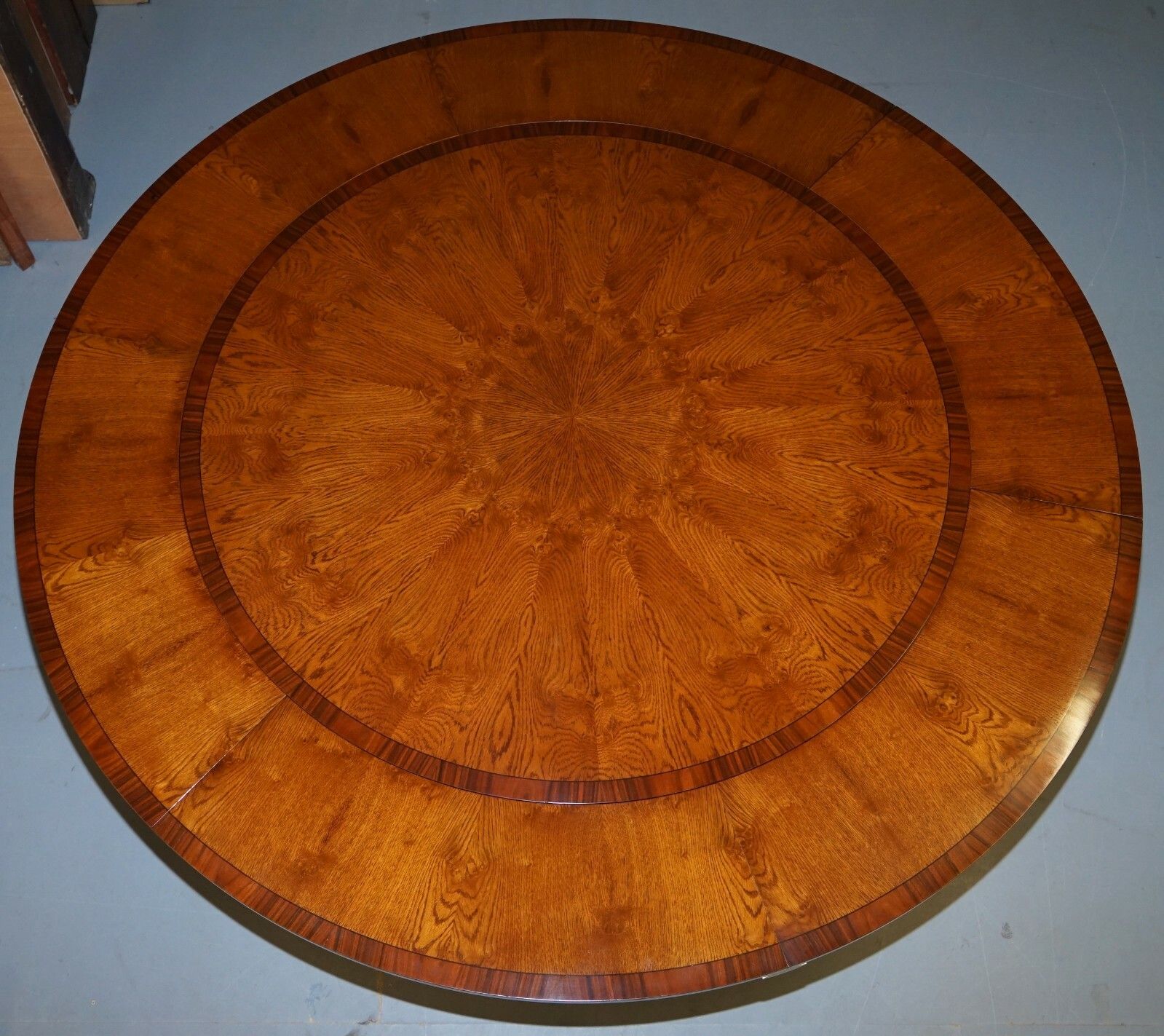 Furniture Brand New Cluster Oak Extending Jupe Round Dining Tables Seats 6 10 People photo
