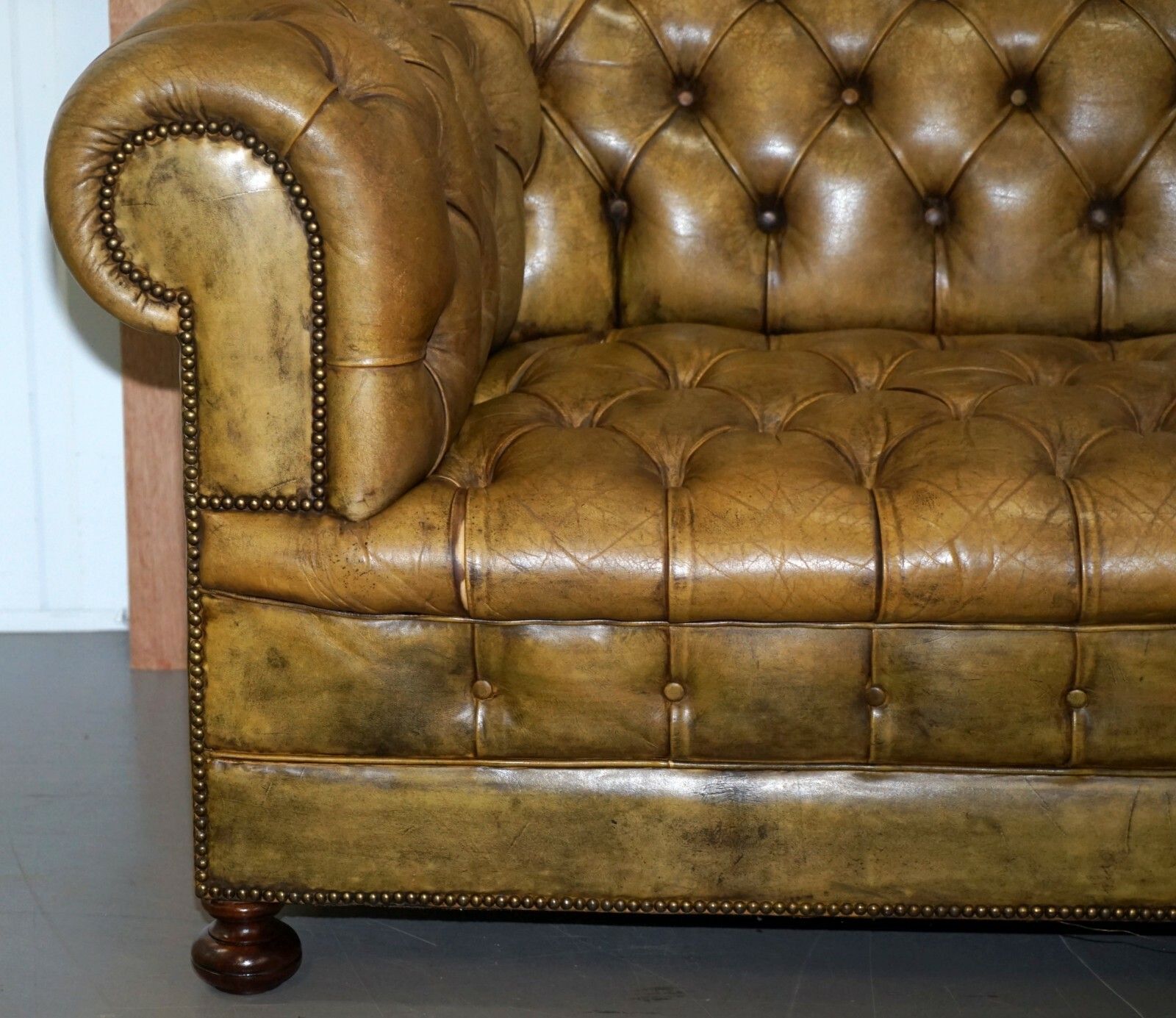 Victorian Horse Hair Green Hand Dyed Leather Chesterfield Fully Button Base Sofa photo vintage