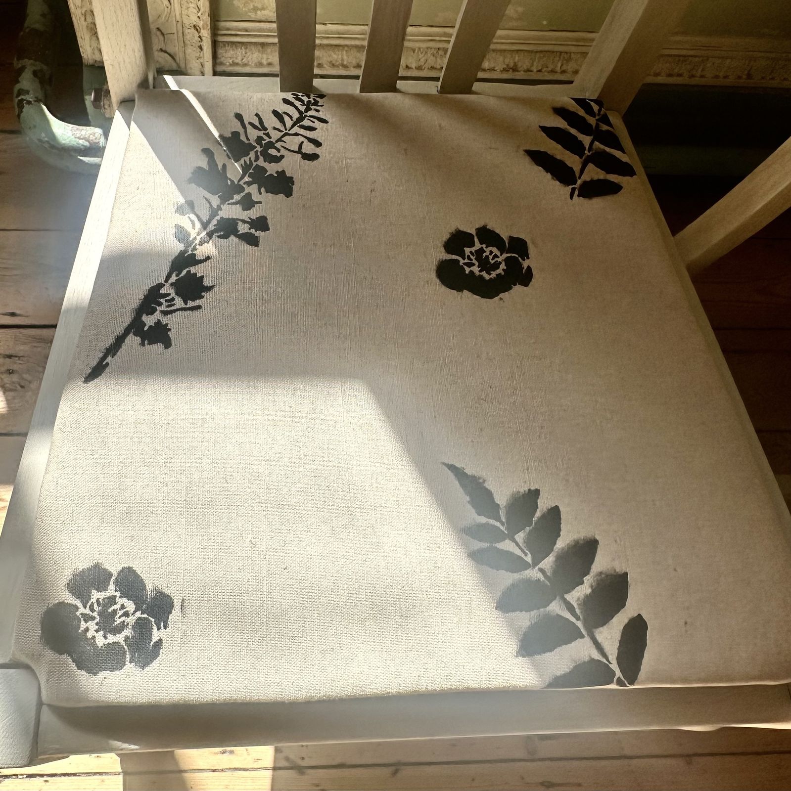 Upholstered Vintage 1920s Dining Chair Set Of 4 In Hand Illustrated Linen Print photo for sale