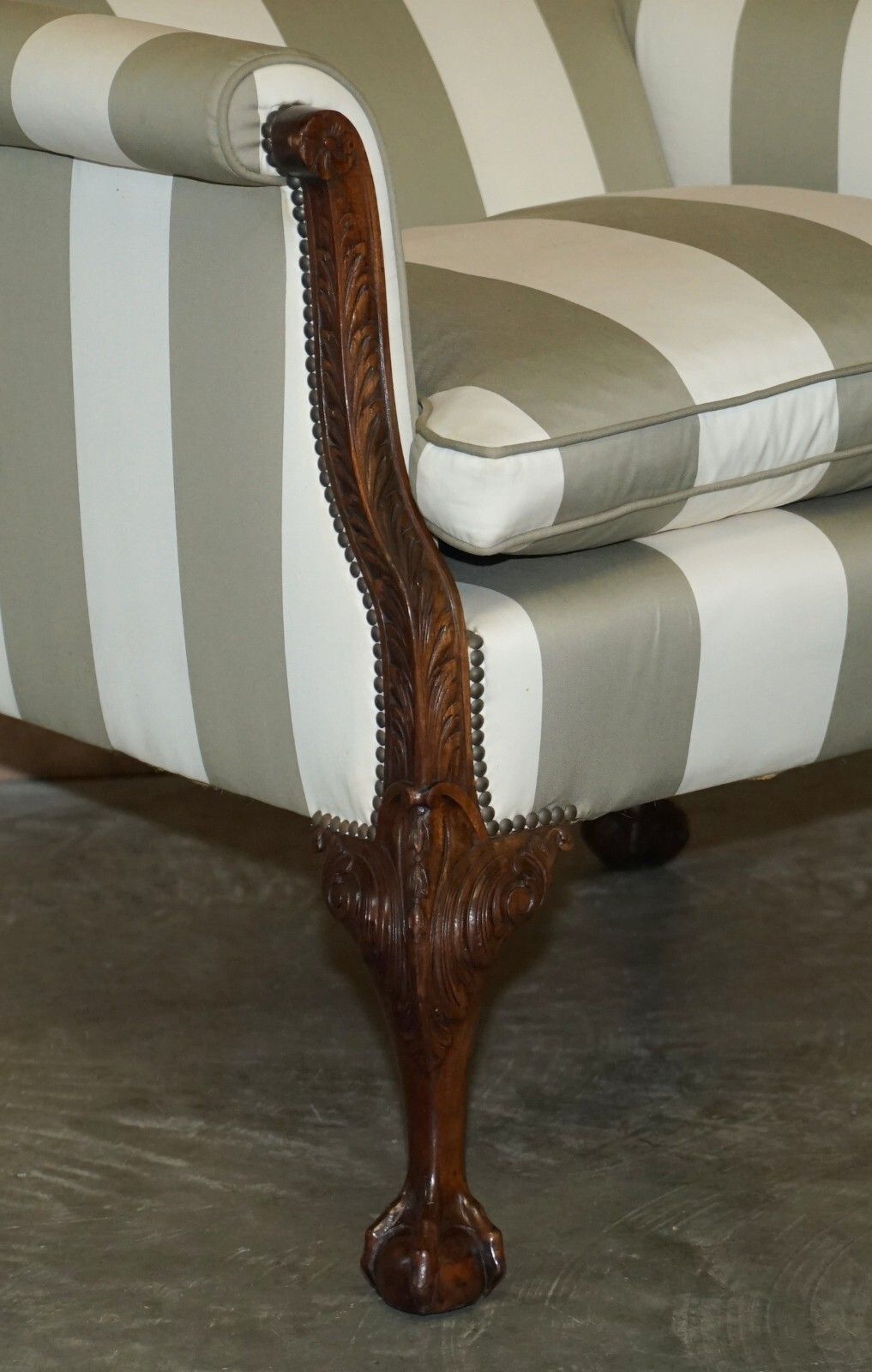 Antique Victorian Pair Of Claw & Ball Feet Hand Carved Walnut Club Armchairs photo vinterior