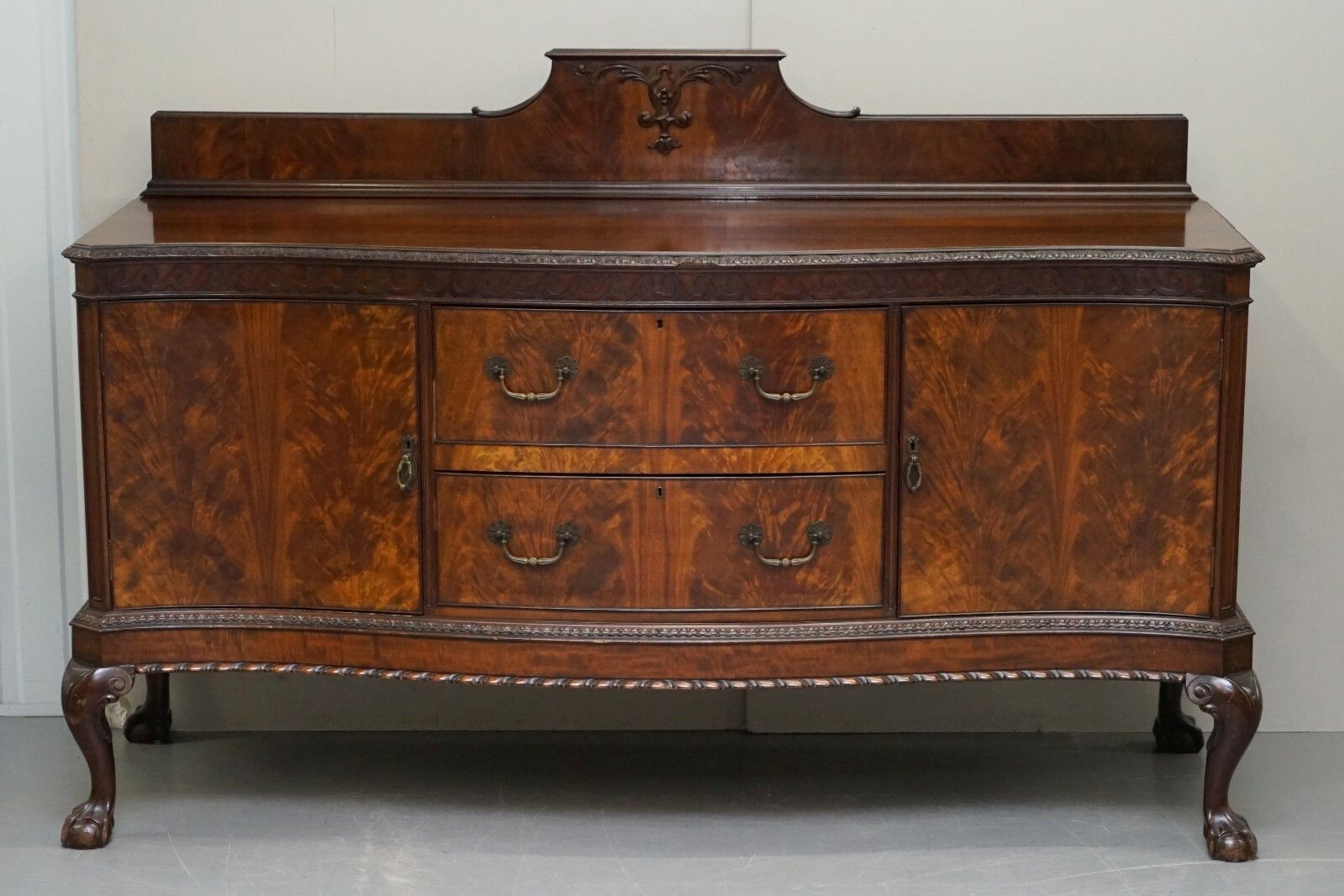 Victorian Thomas Chippendale Claw & Ball Feet Sideboard Flamed Curl Mahogany photo furniture