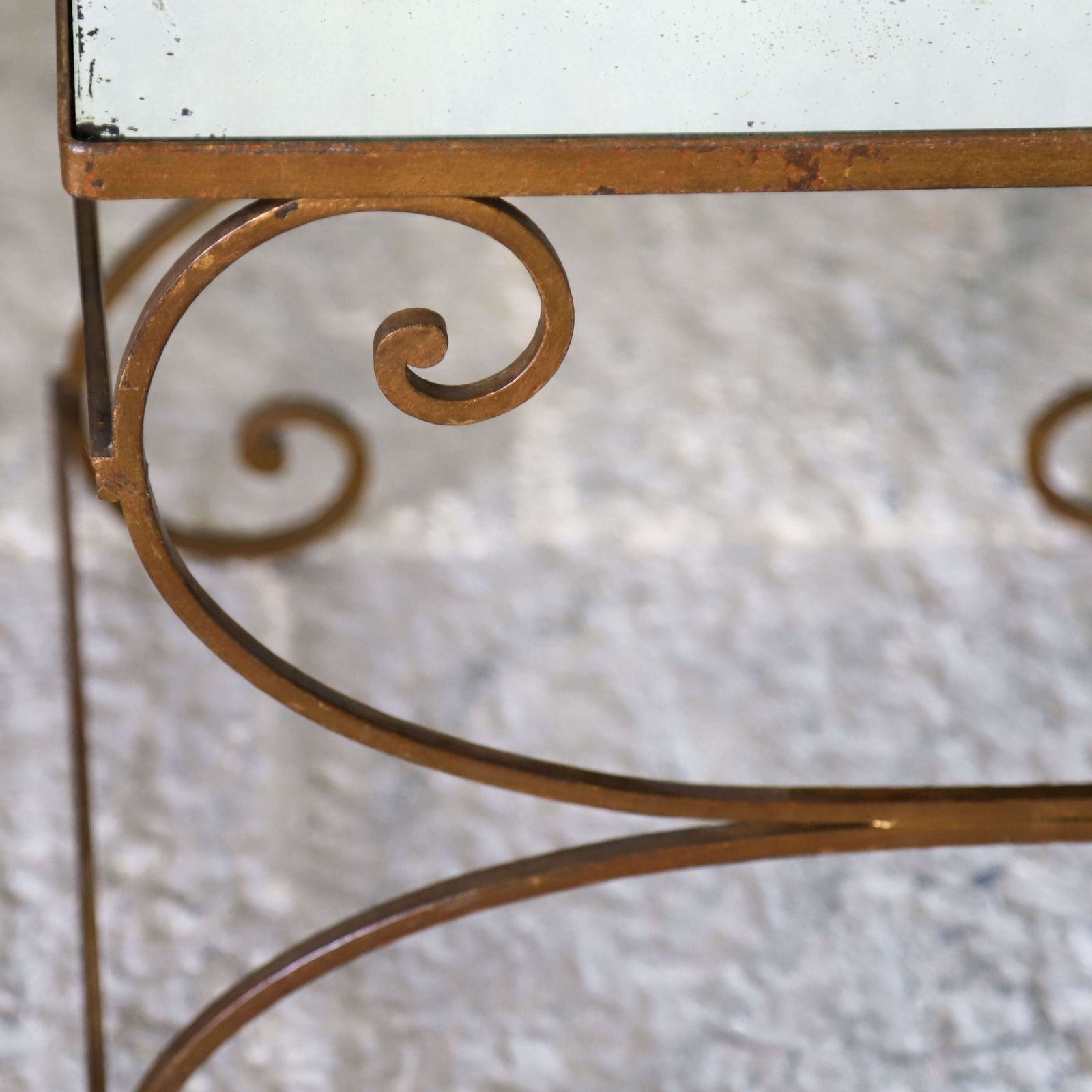 Mid Century Italian Nest Of 3 Gilt Metal Tables With Distressed Mirrored Tops photo vinterior