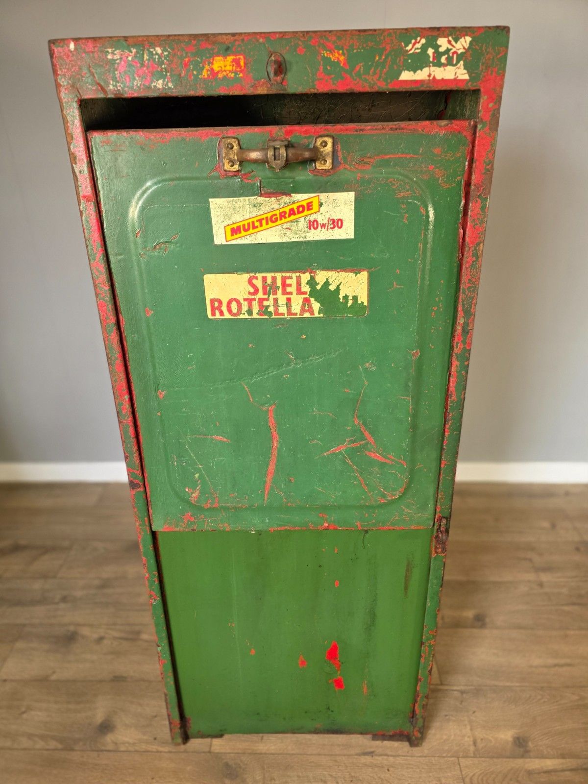 1950s Shell Oil Pump/Dispenser Cabinet photo 480.0