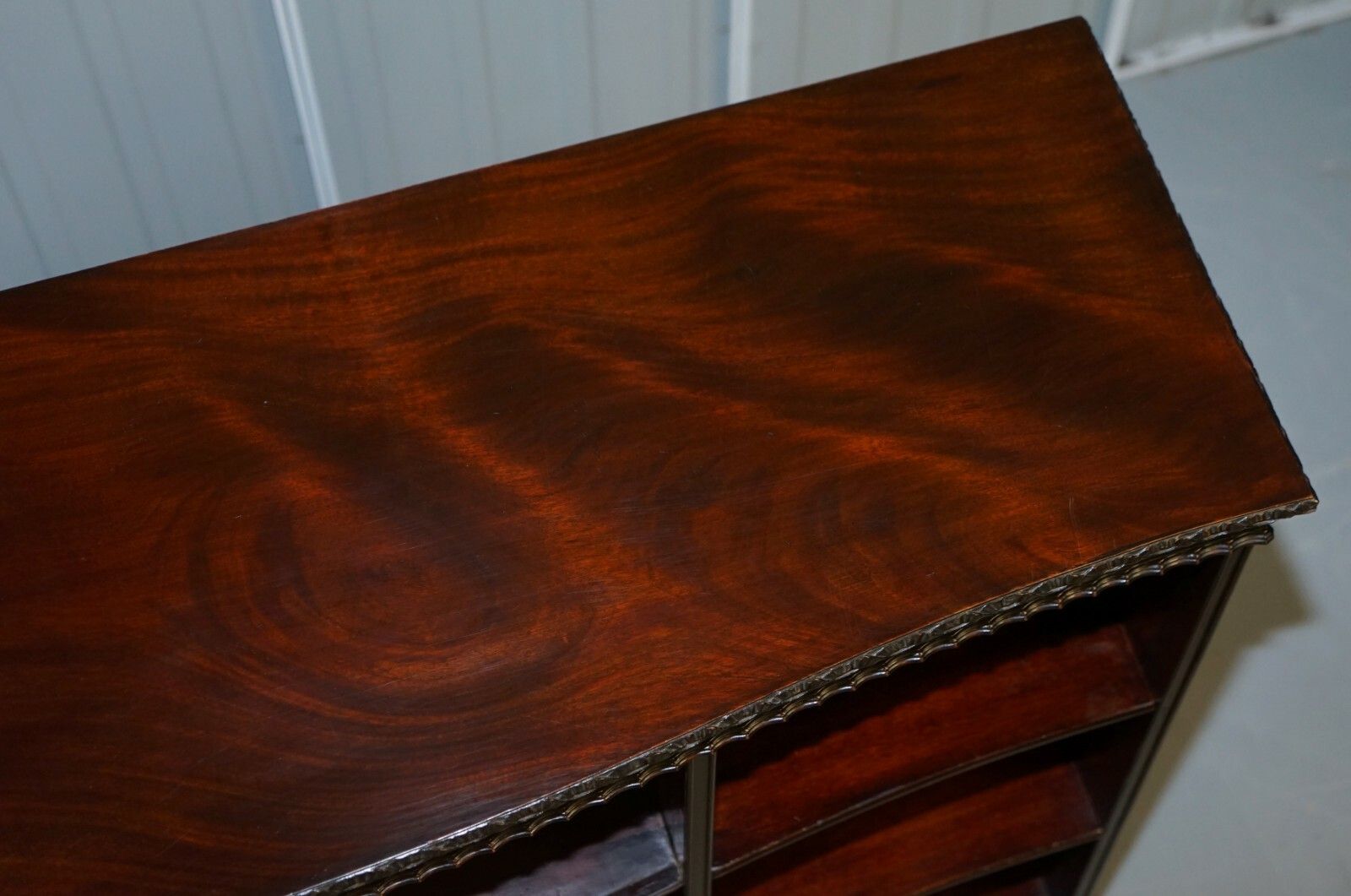 Gardner & Son Circa 1840 Serpentine Fronted Claw & Ball Feet Library Bookcase photo vinterior