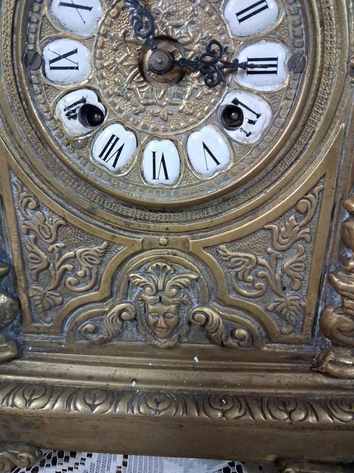 photo furniture Antique French Brass Mantle Clock 19th Century