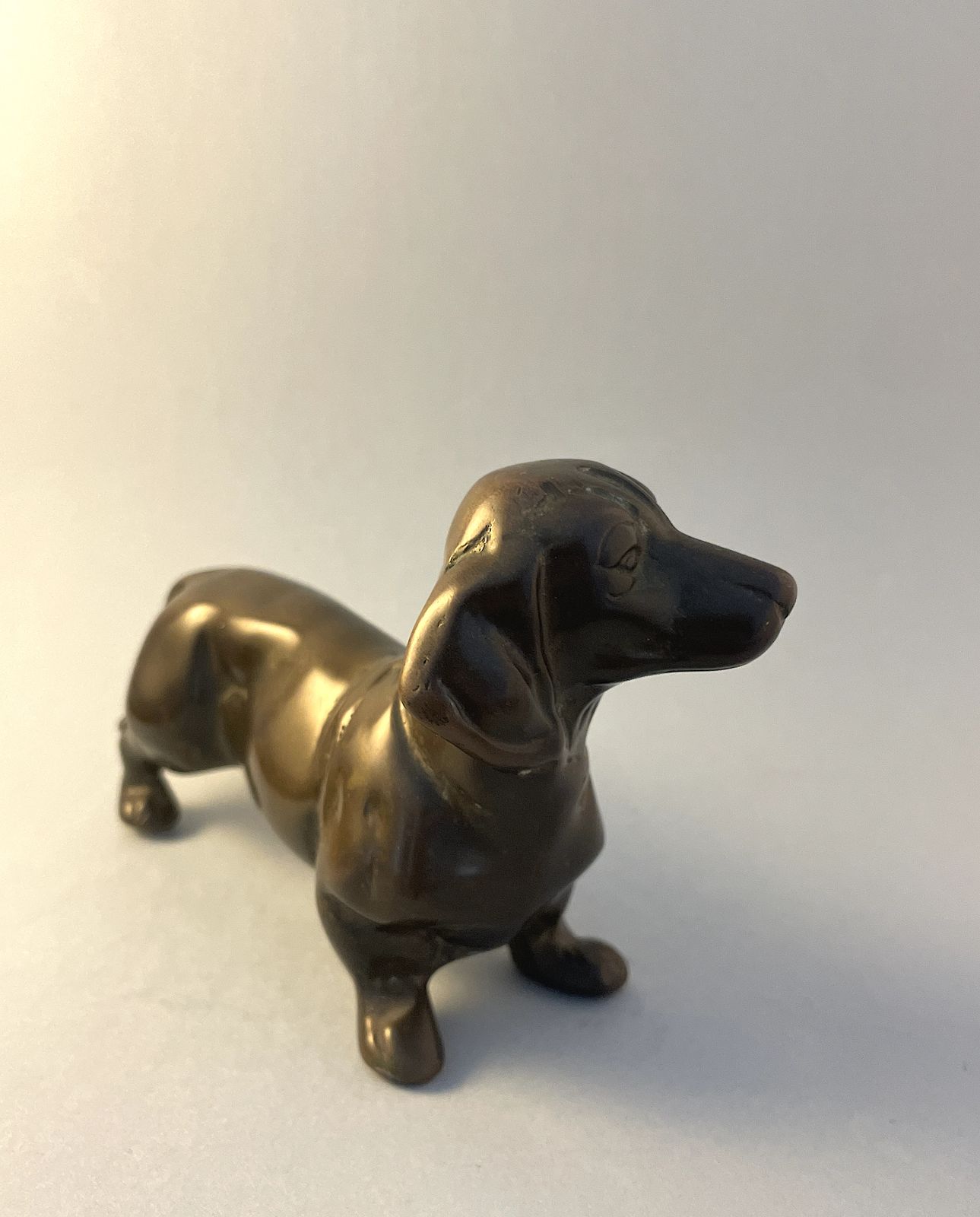 Bronze Sculpture Of A Dachschund, Vintage Heavy Metal Sausage Dog Ornament Statue
