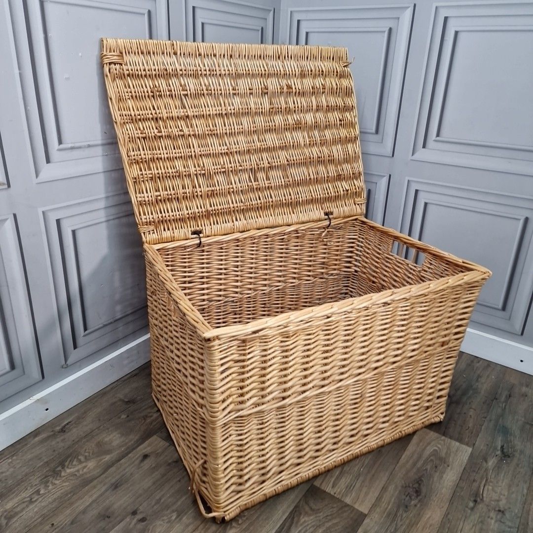 Large Vintage Wicker Basket Storage Chest – Blanket Toy Linen Box Lid & Handles photo for sale