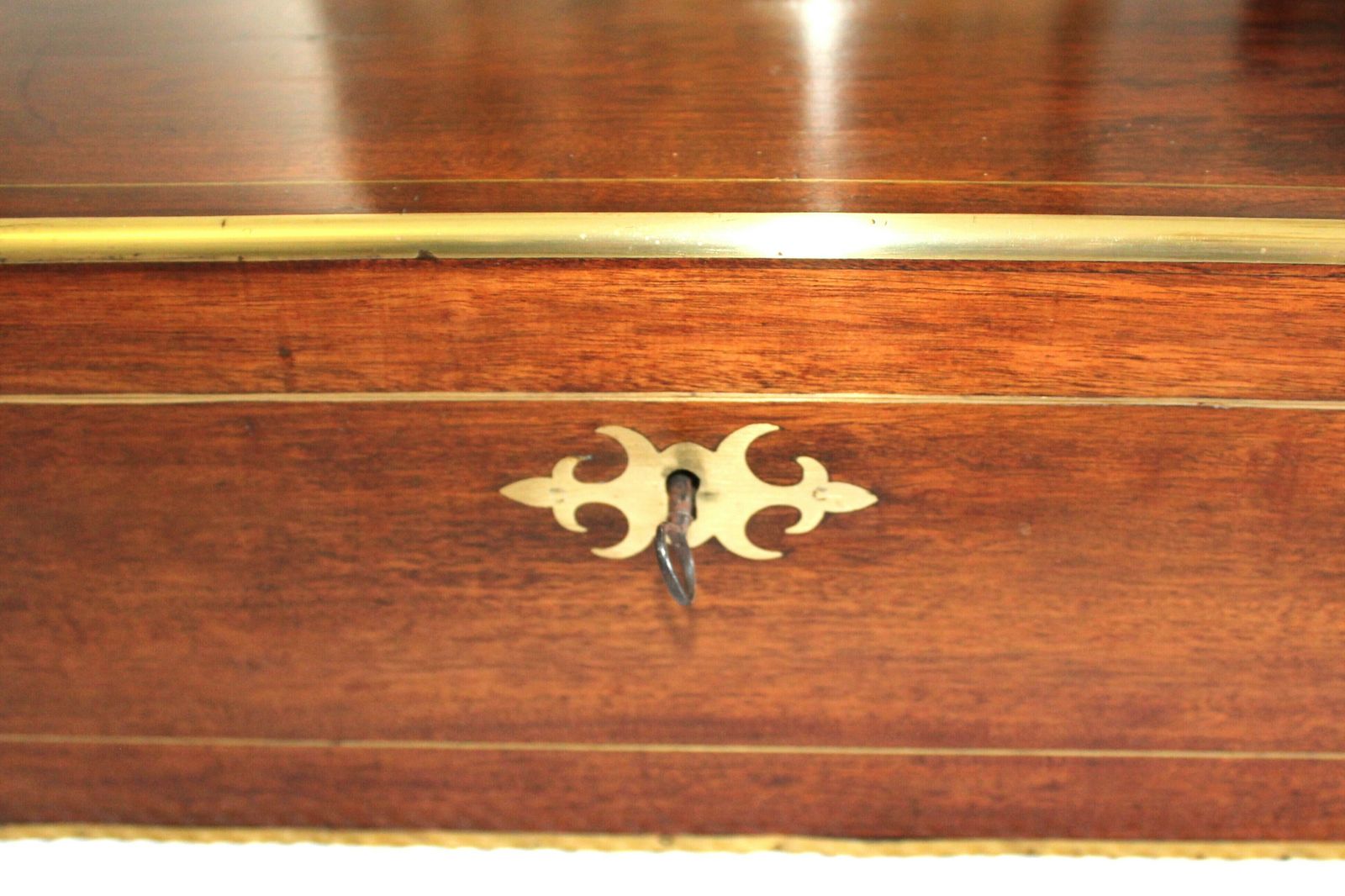 Elegant Victorian Writing Slope In Walnut, Secret Drawers, Ink Bottles, Working Lock With Key. photo vintage