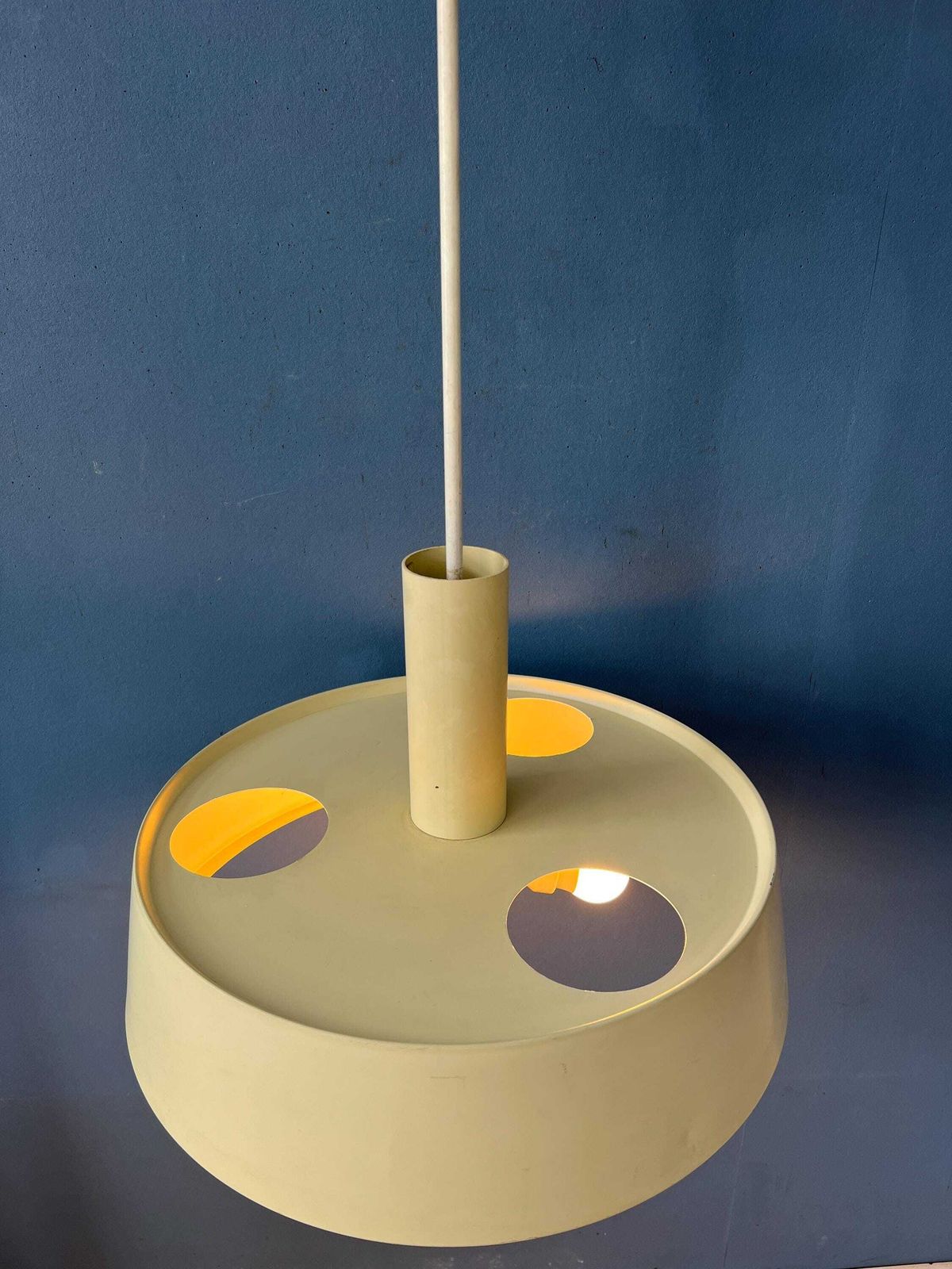 Grote Beige Vintage Hanglamp Van Louis Kalff photo for sale