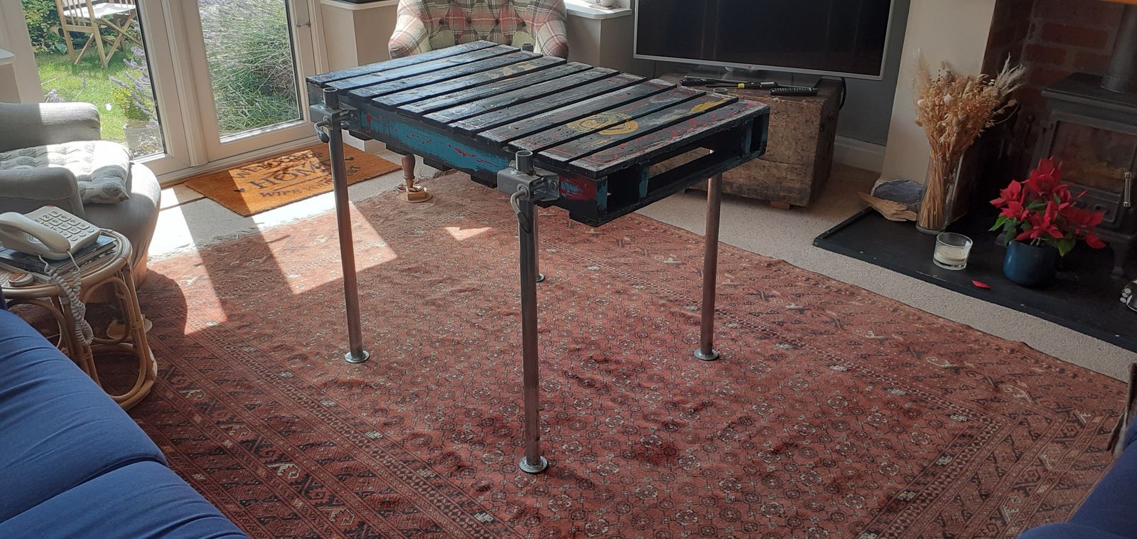 Unique Outdoor/Indoor Table    Industrial Chic!