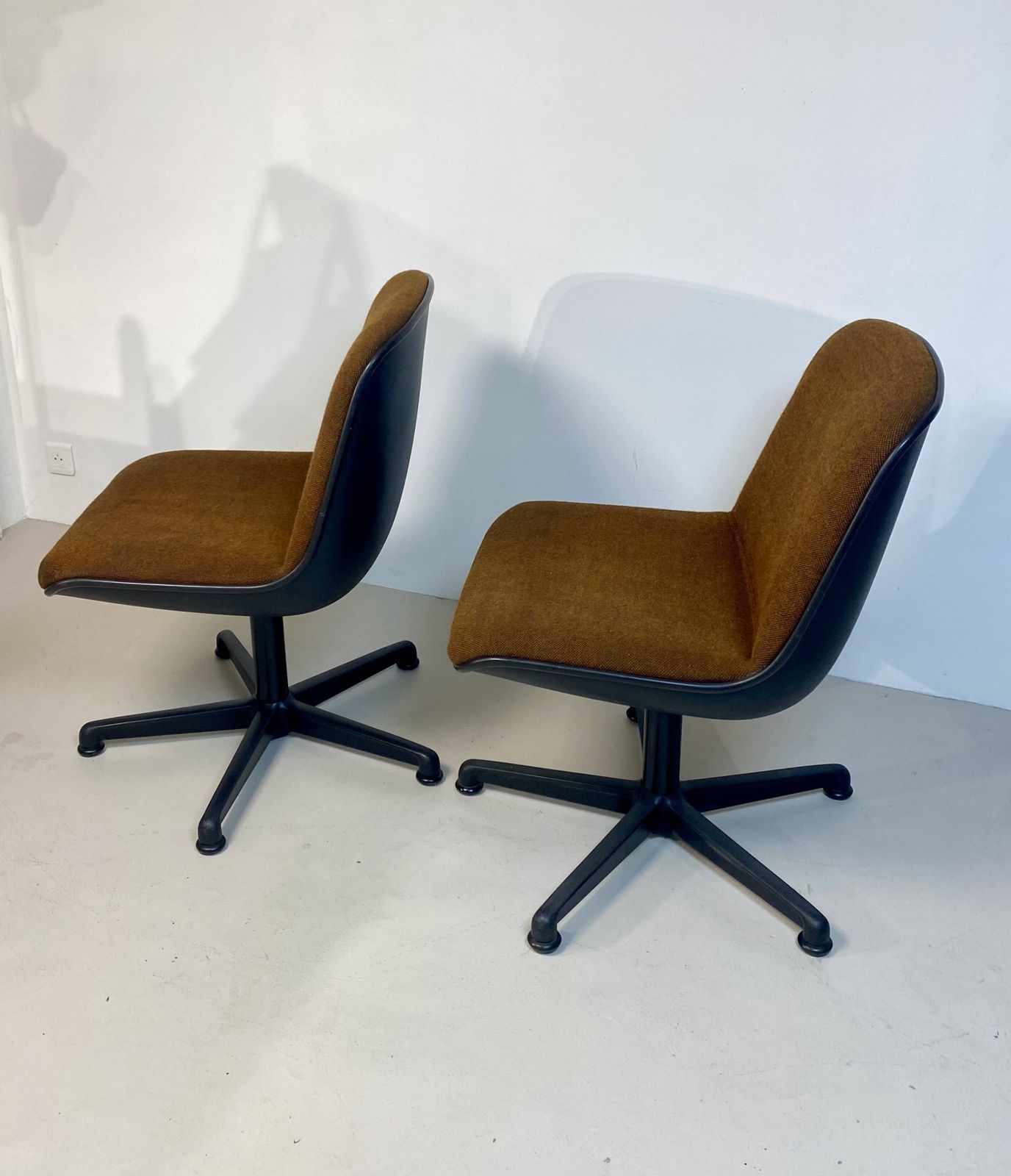 Pair Of Comforto Armchairs From The 1970s. photo Furniture