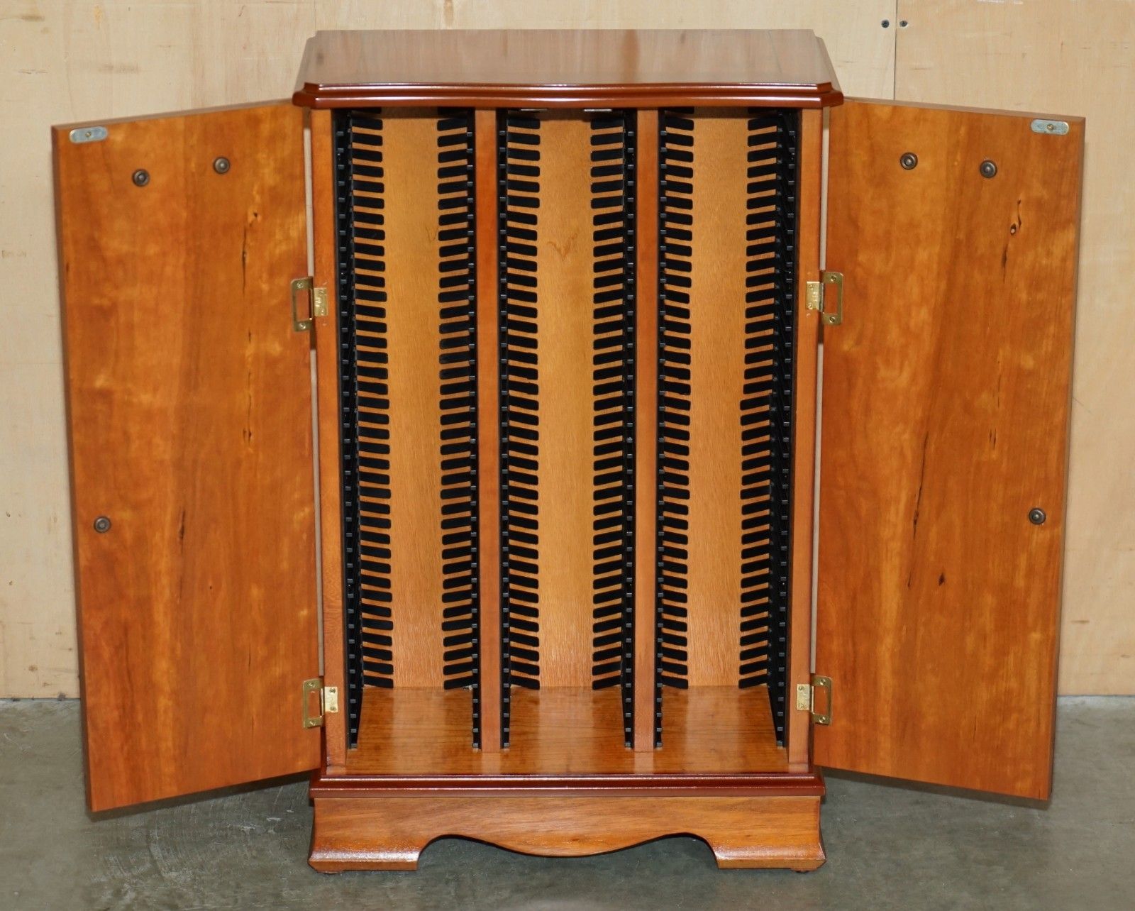 395.0 Lovely Vintage Burr Yew Wood Cd Or Dvd 120 Piece Holding Side Cabinet Tower photo