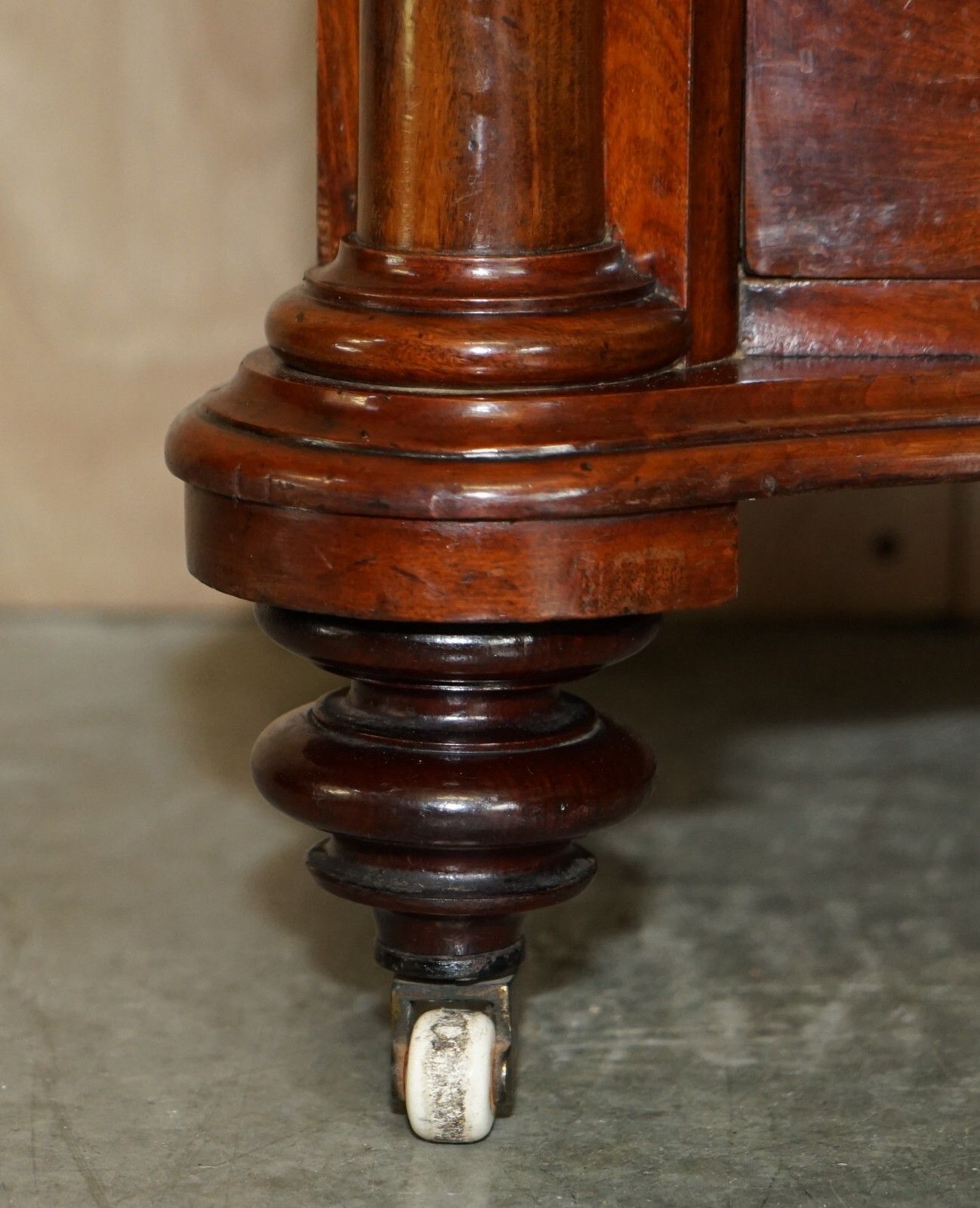 Exquisite Antique Victorian Flamed Mahogany Chest Of Drawers Porcelain Castors photo vinterior