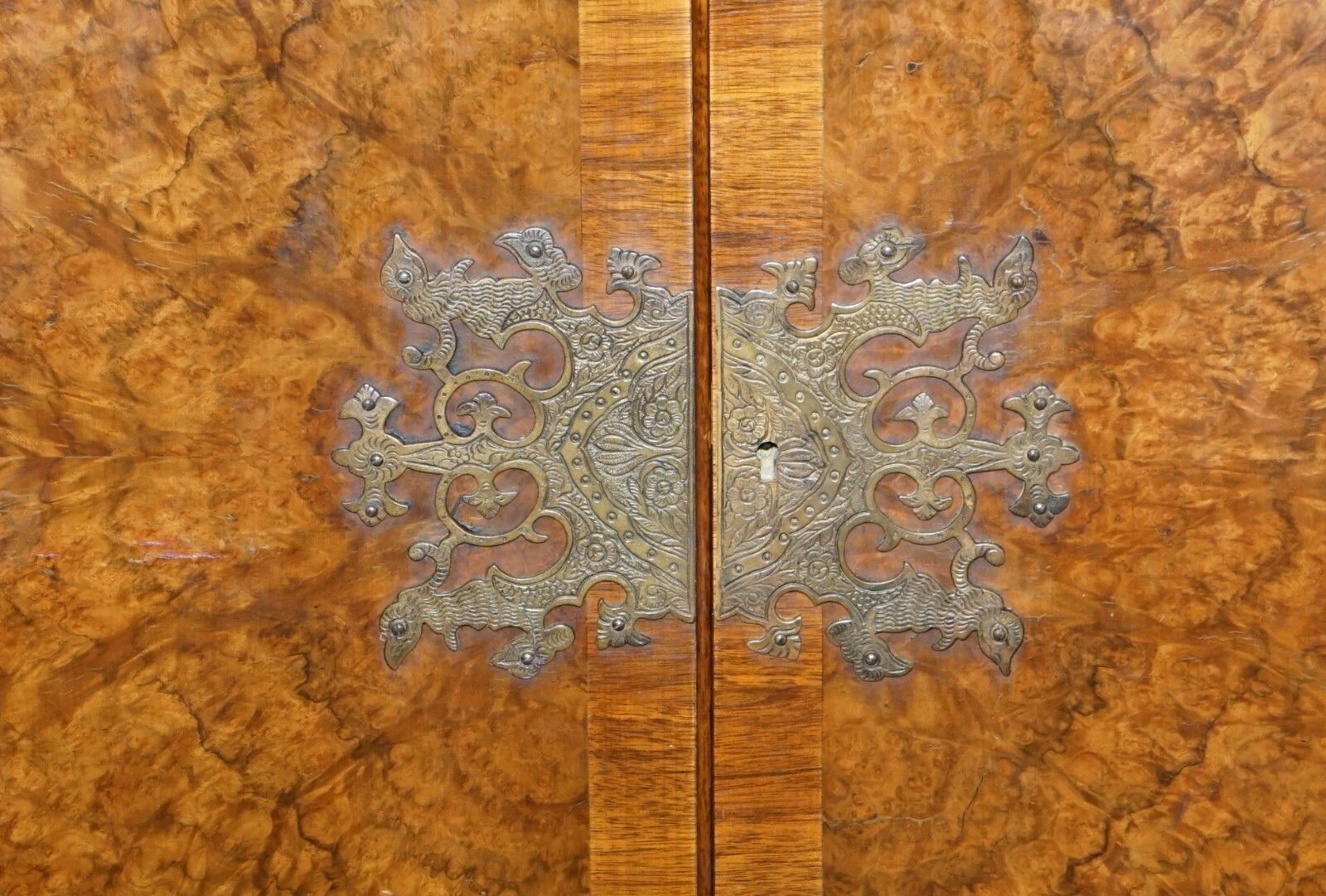 Sublime Art Deco Drinks Cabinet With Exquisite Burr Walnut Panels Cabriole Legs photo 3500.0