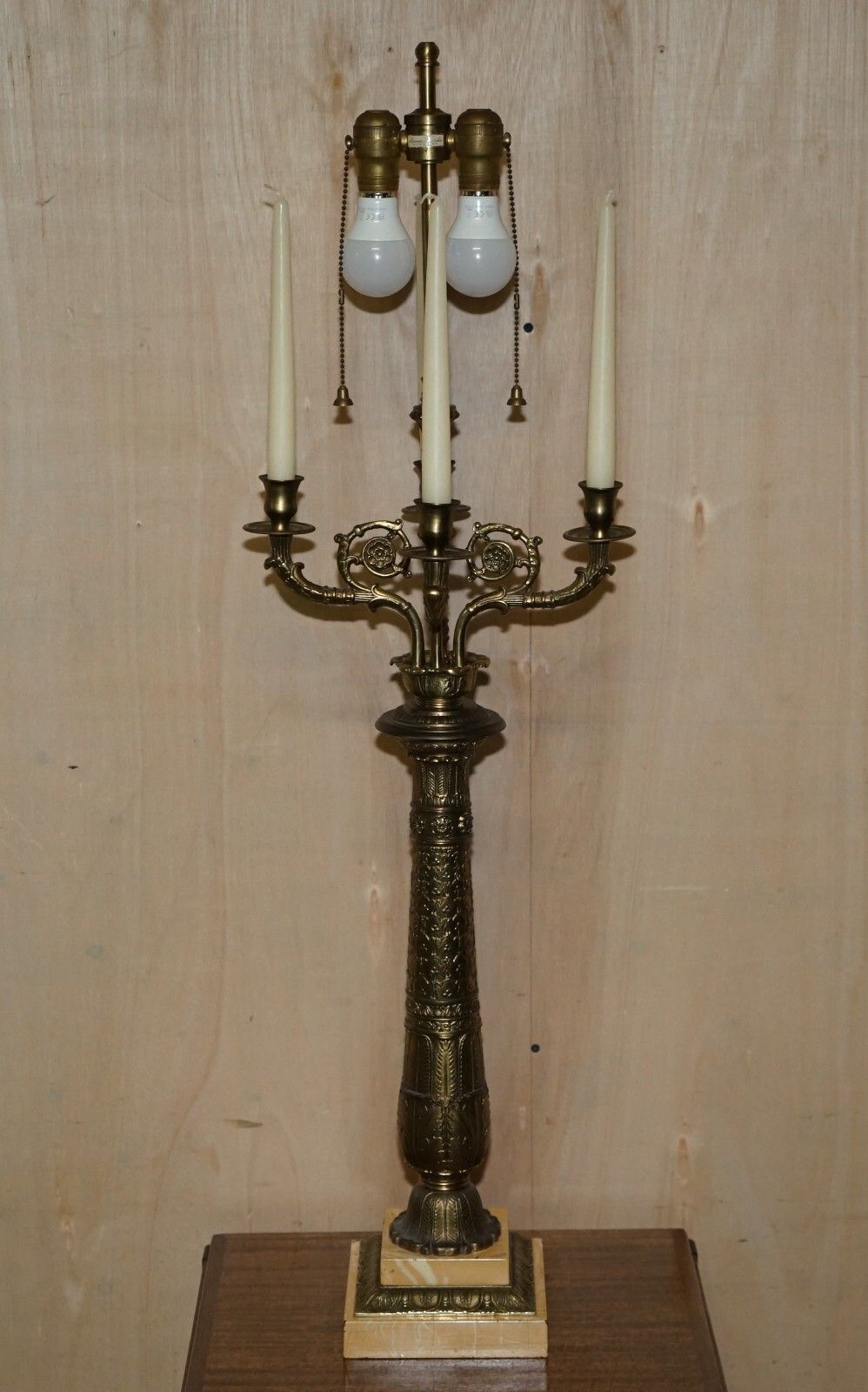 photo vintage Pair Of Huge 105cm Tall Warren Kessler New York 4 Branch Candelabra Table Lamps