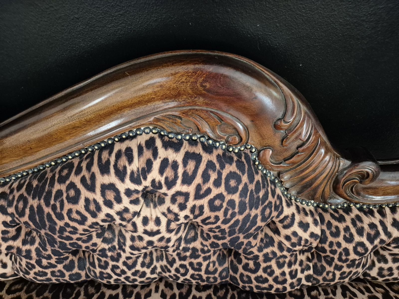 Victorian Mahogany Chaise Longue   Leopard/Velvet Material photo 700.0