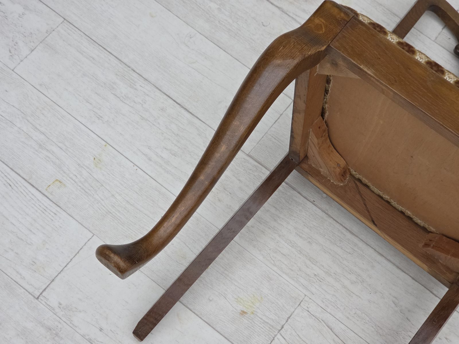 photo vinterior 1930s, Set Of 6 Danish Vintage Chairs, Furniture Velour, Oak Wood, Reupholstered.