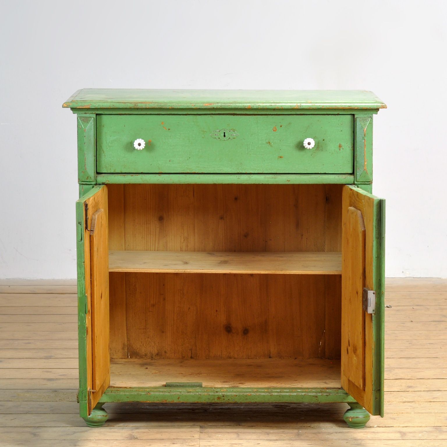 795.0 Solid Pine Dresser, 1910’s photo