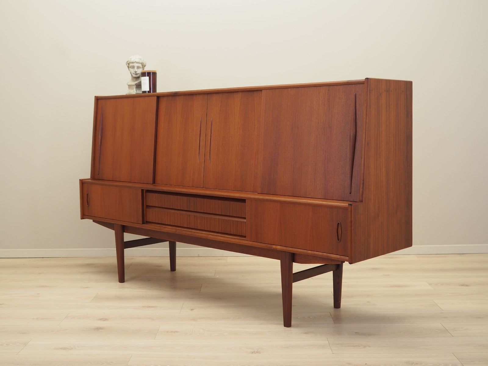Teakhouten Highboard, Deens Design, Jaren 1970, Productie: Denemarken photo Meubels