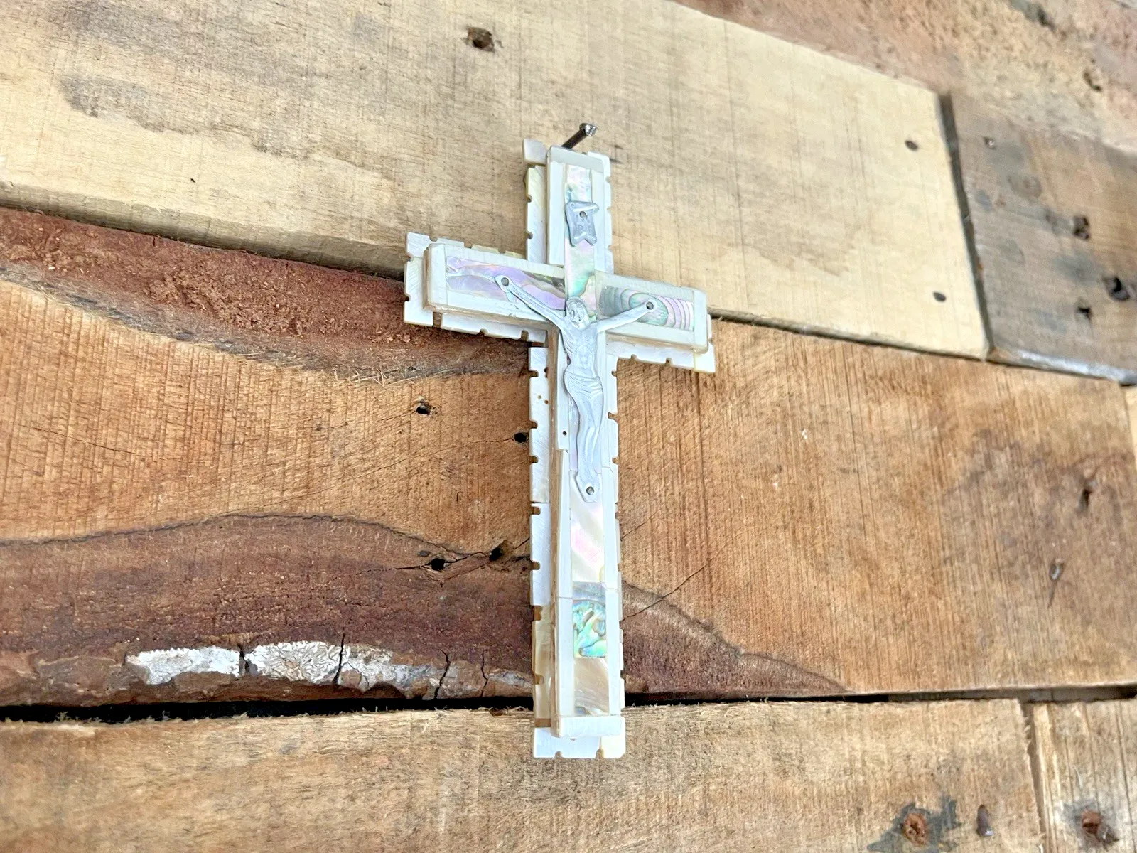 Antique Mother Of Pearl Abalone Olive Wood Wall Hanging Crucifix Cross Jesus Sta photo vintage