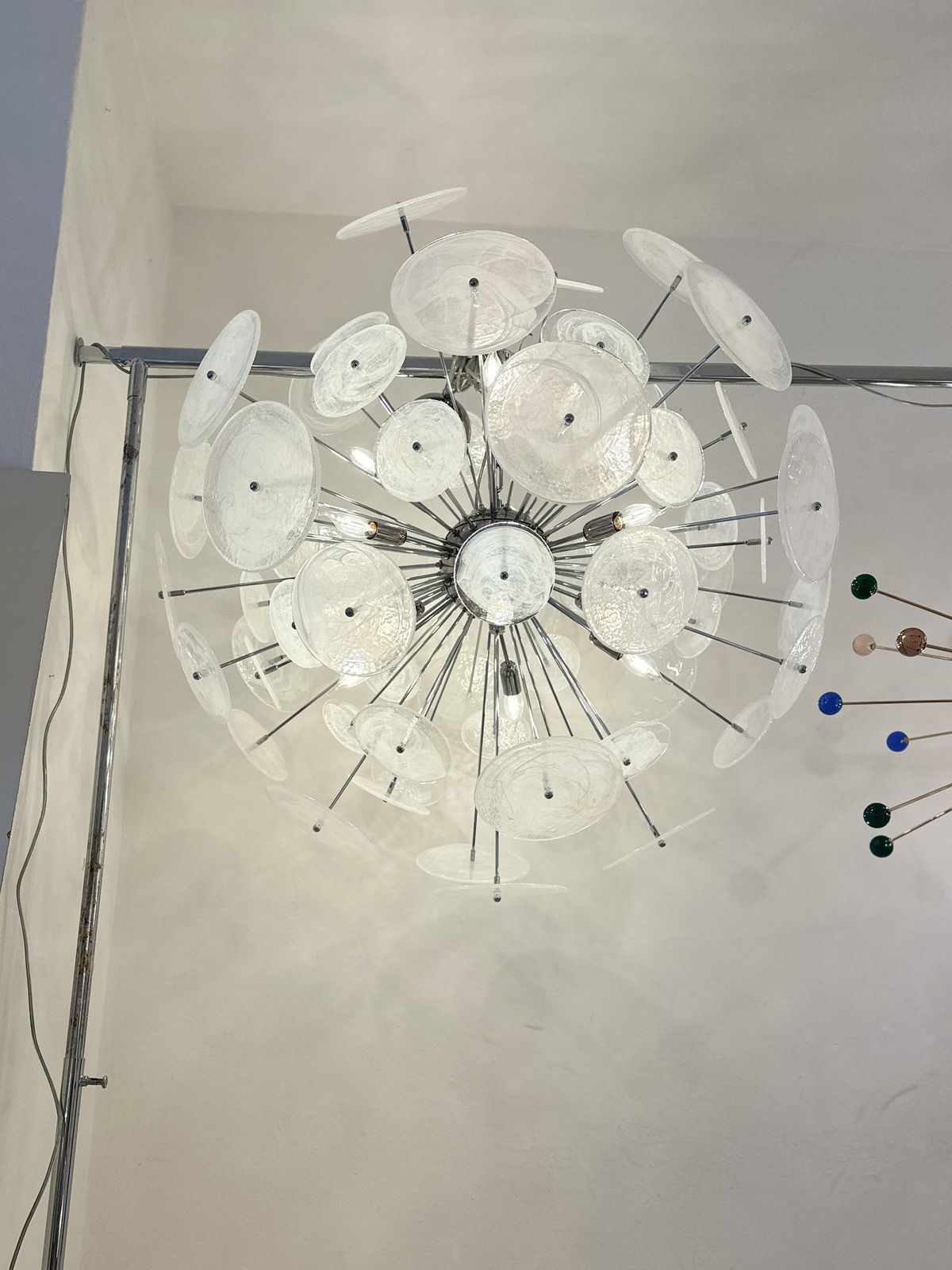 Contemporary Chromed Sputnik Chandelier With Venied White "Alabastro" Murano Glass Discs By Simoeng photo vinterior