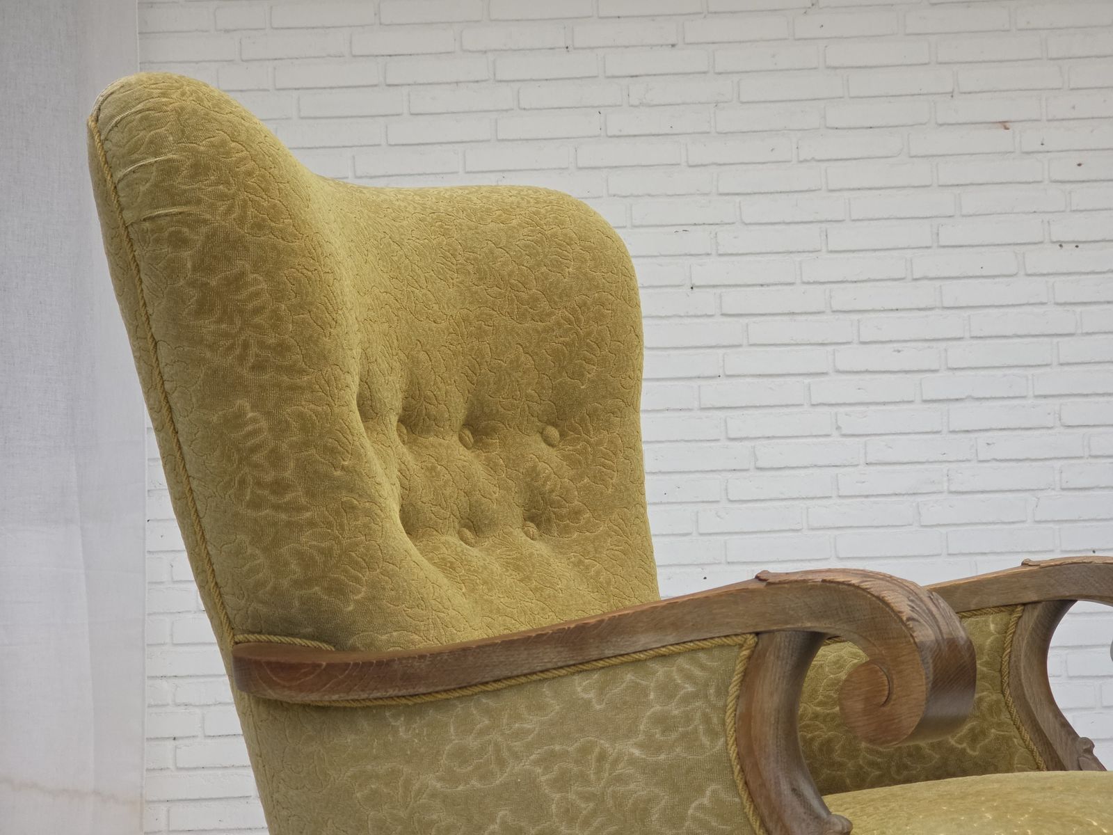 Ca. Jaren 1960, Deense Fauteuil Met Hoge Rug, Meubelbekleding Van Katoen/Wol, Massief Eikenhout. photo for sale