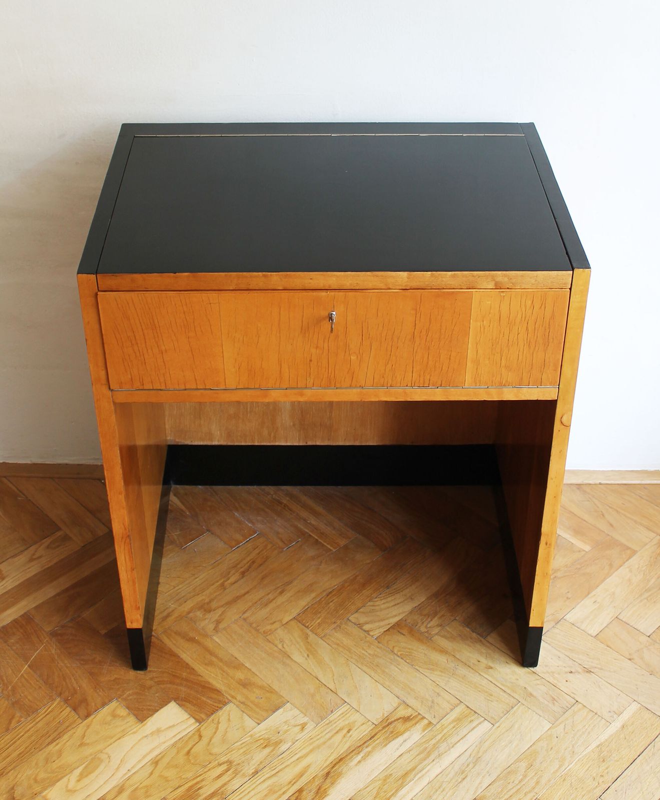 1950s Modernist Dressing Table photo 560.0