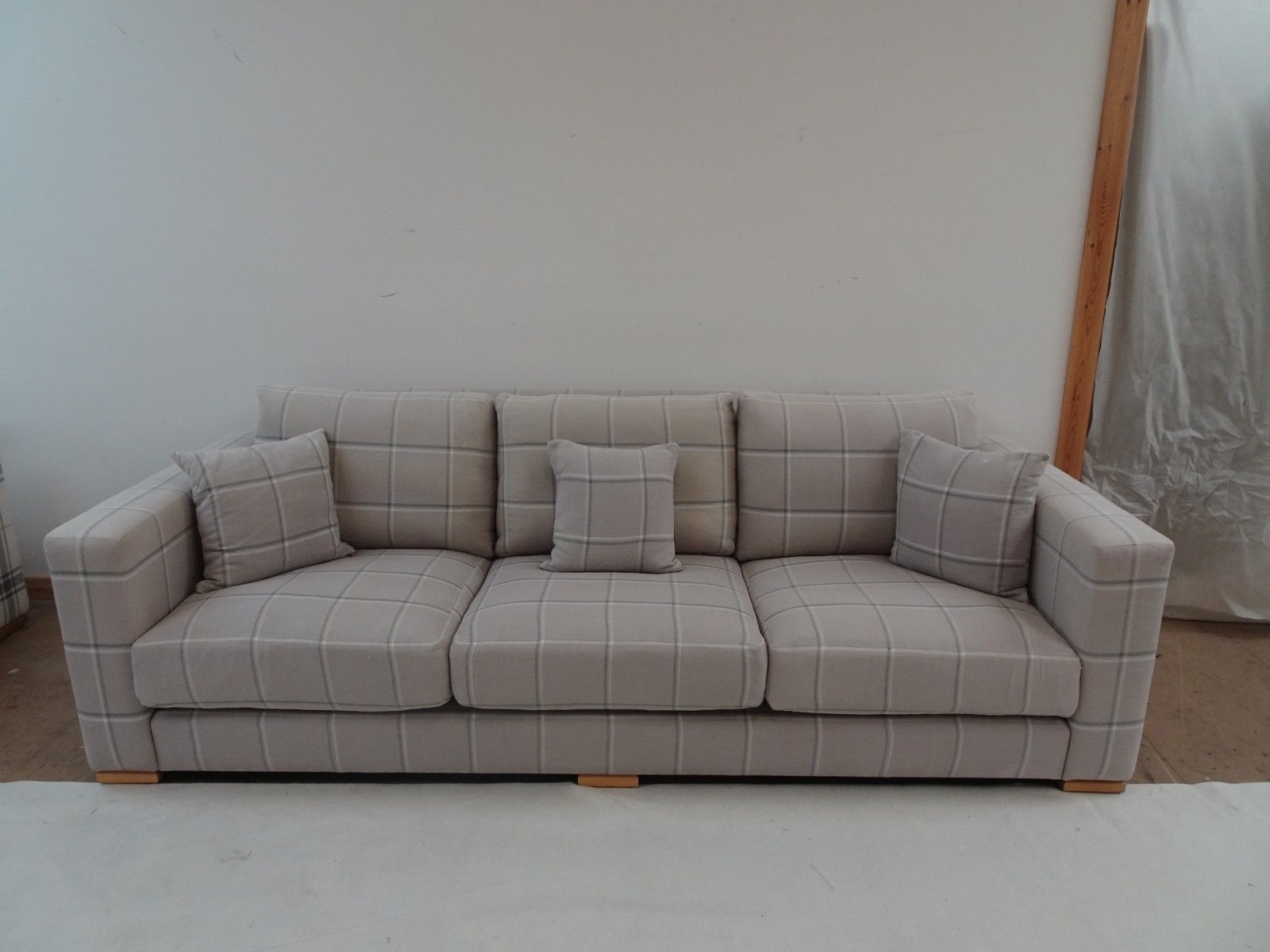 George Smith Large Square Arm Sofa In Soft Grey Check In Good Condition photo furniture