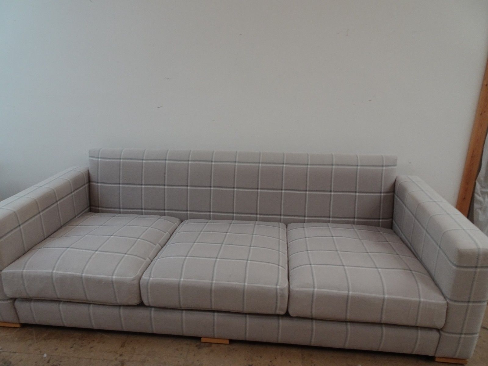 George Smith Large Square Arm Sofa In Soft Grey Check In Good Condition photo 2880.0