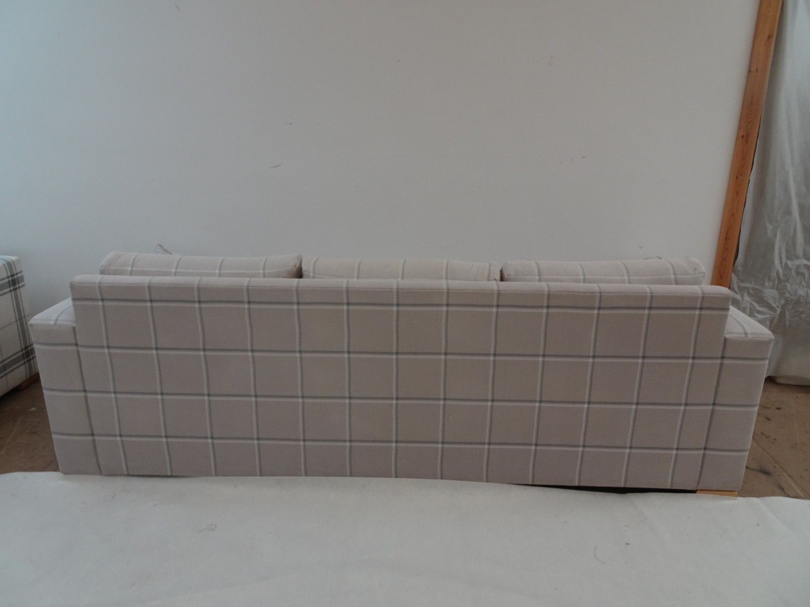 George Smith Large Square Arm Sofa In Soft Grey Check In Good Condition photo vinterior