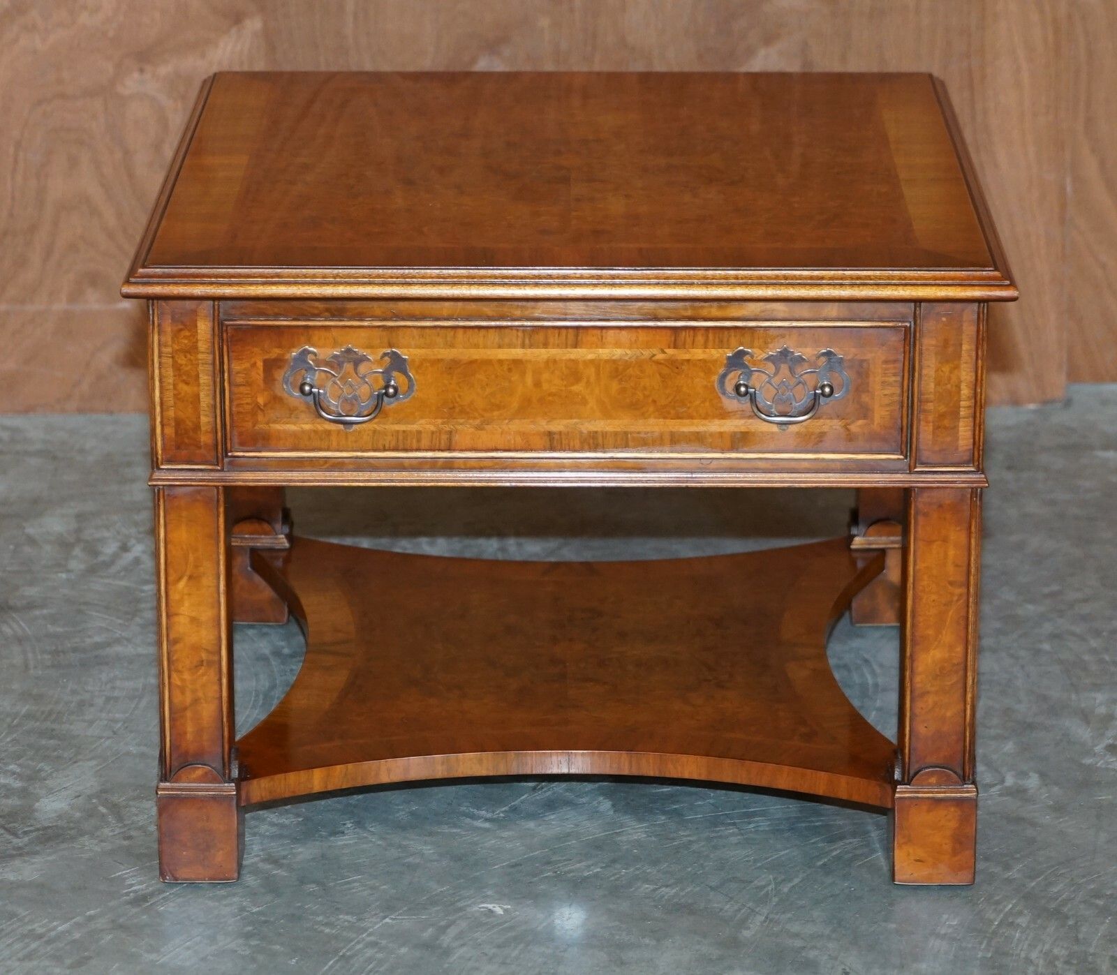 Lovely Pair Of Burr Walnut Brights Of Nettlebed Large Side End Lamp Wine Tables photo for sale